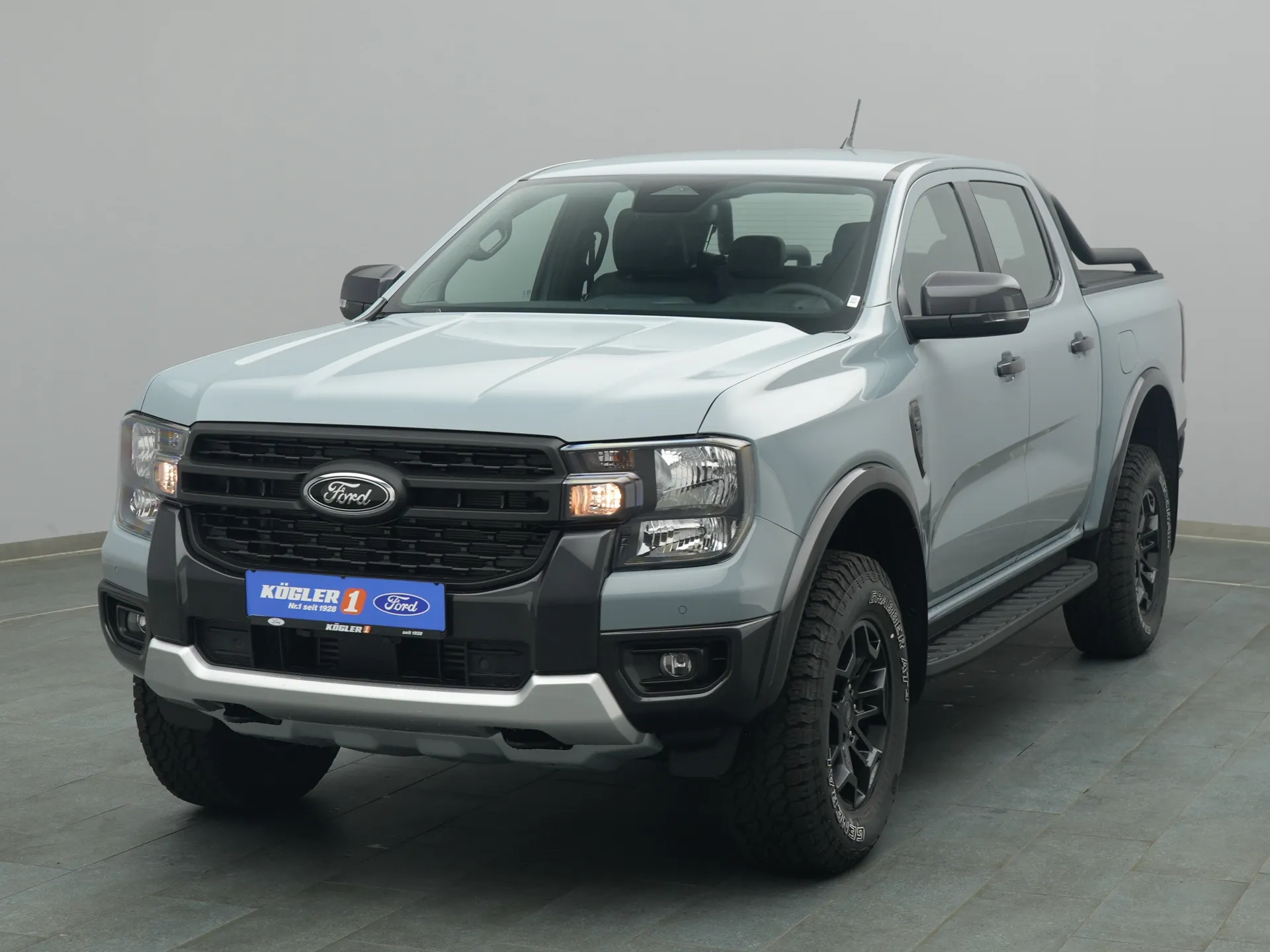 Ford Ranger DoKa Tremor in grau