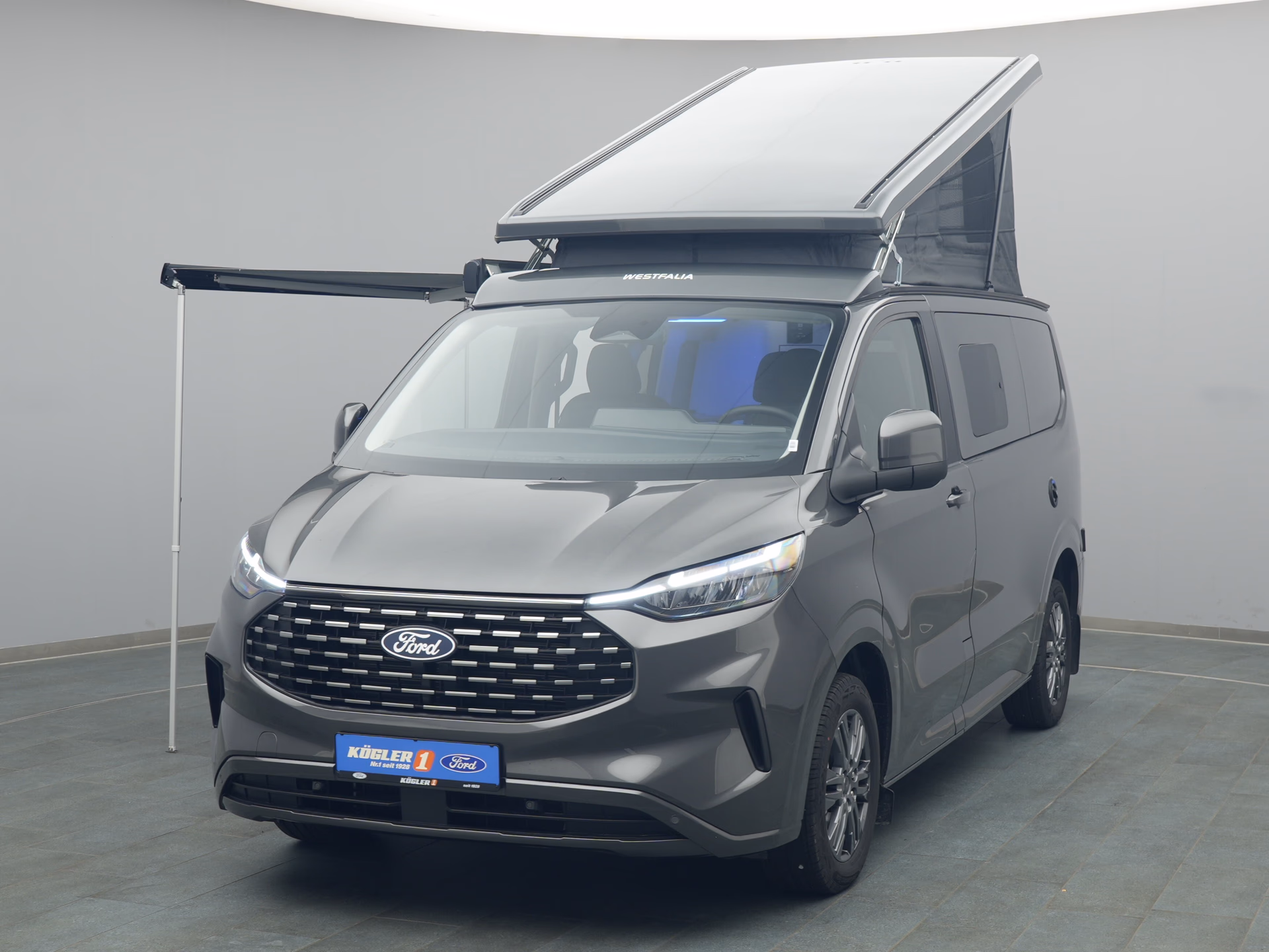 Ford Nugget in grau