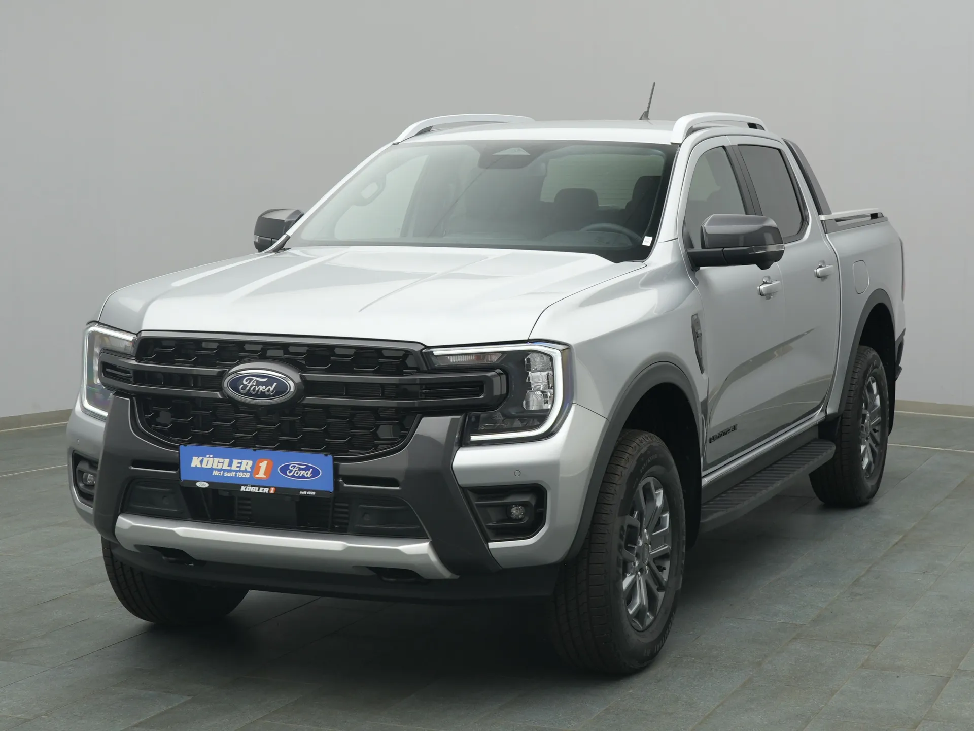 Ford Ranger DoKa Wildtrak in silber