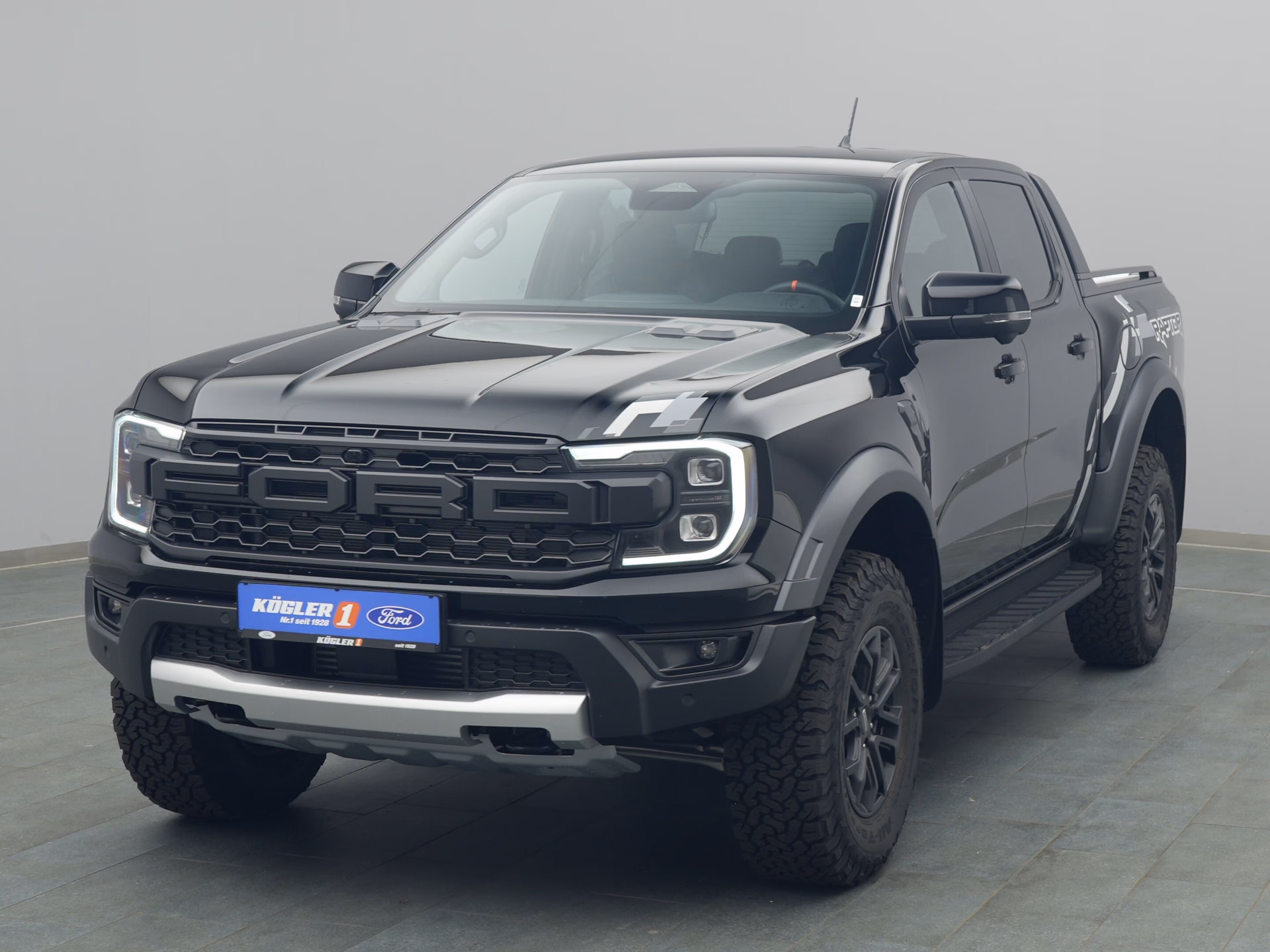 Ford Ranger Raptor in schwarz