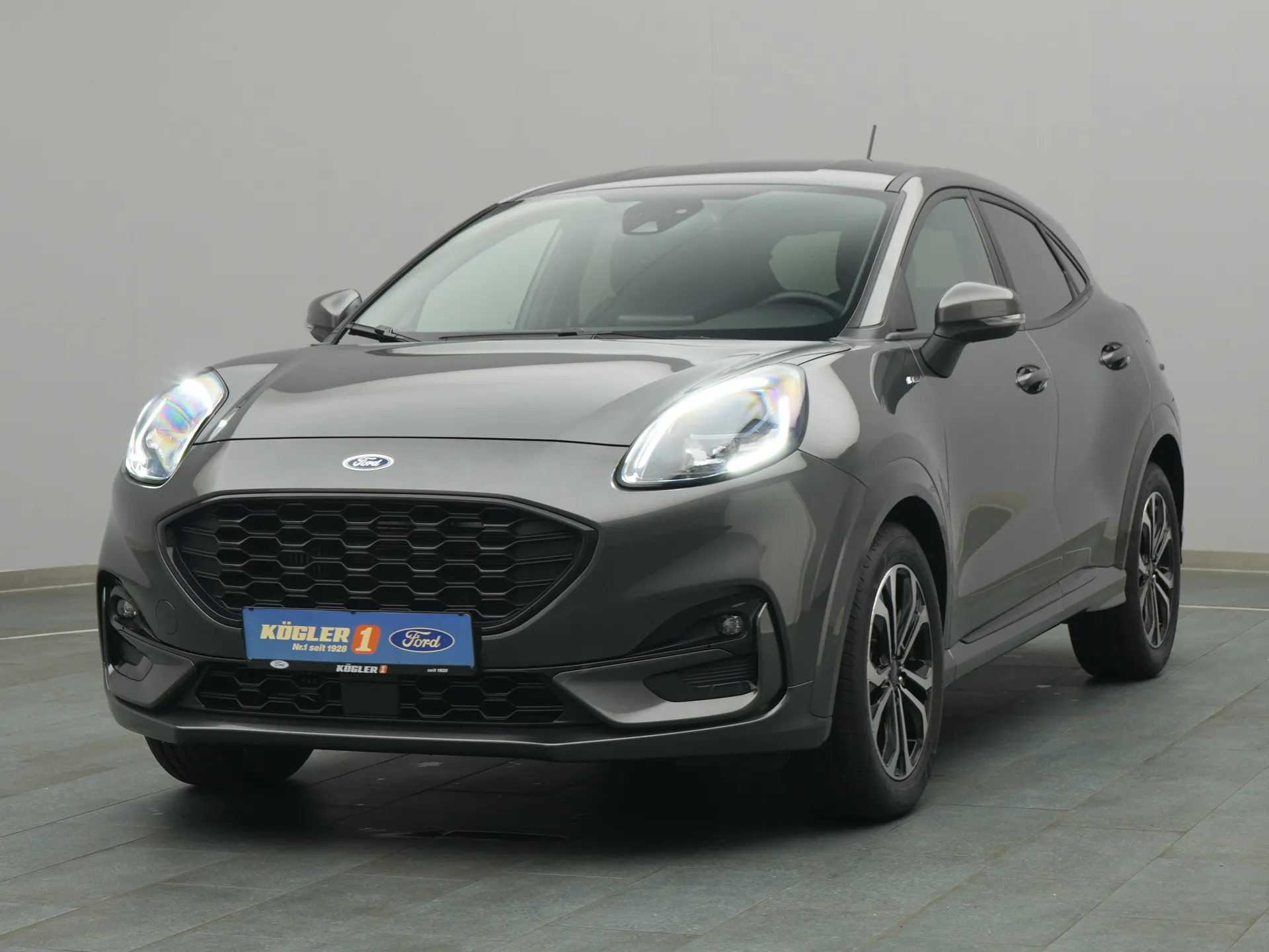 Ford Puma ST-Line in grau