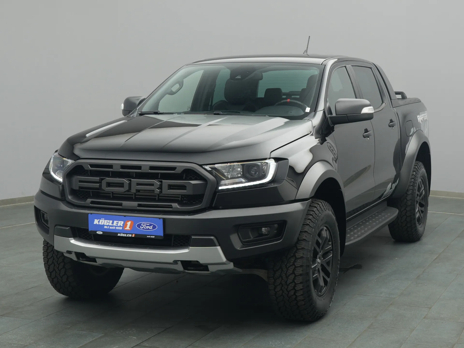 Ford Ranger Raptor in schwarz