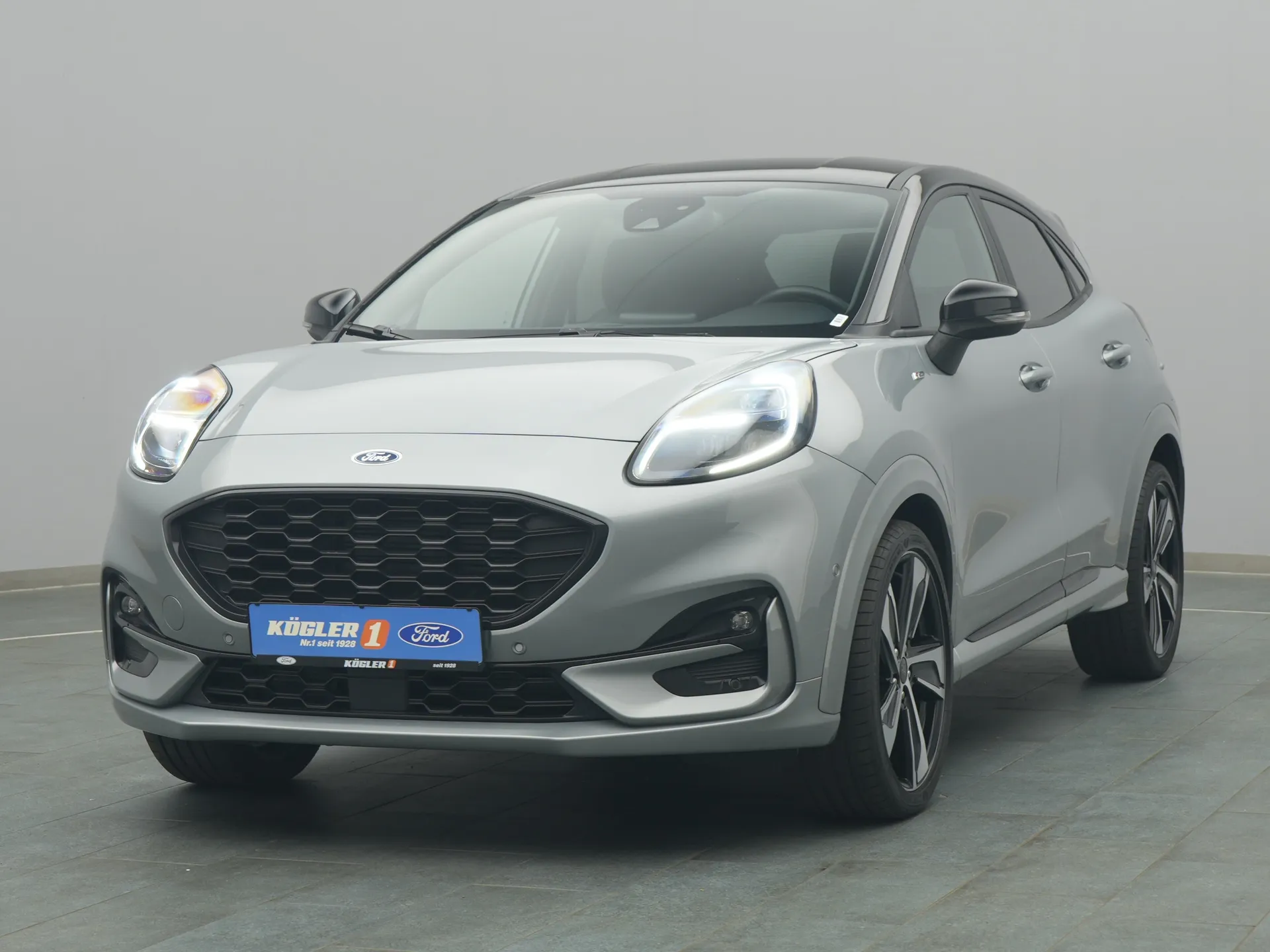 Ford Puma ST-Line X in silber