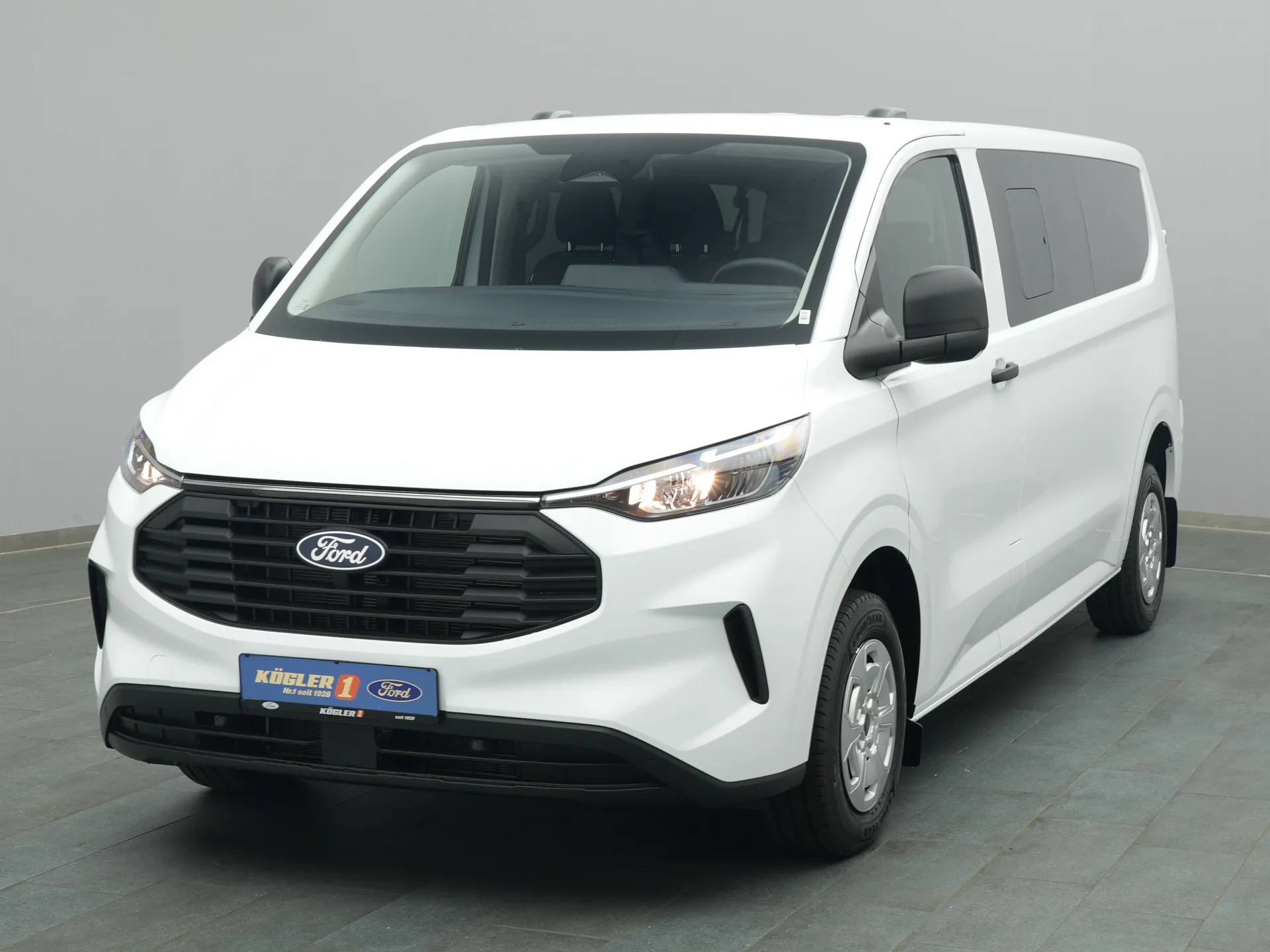 Ford Transit Custom Kombi in weiss