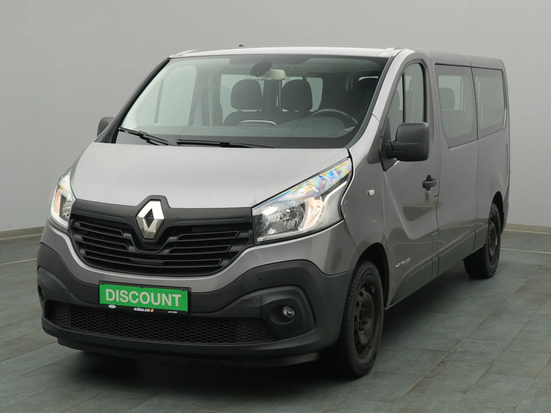 Renault Trafic in grau