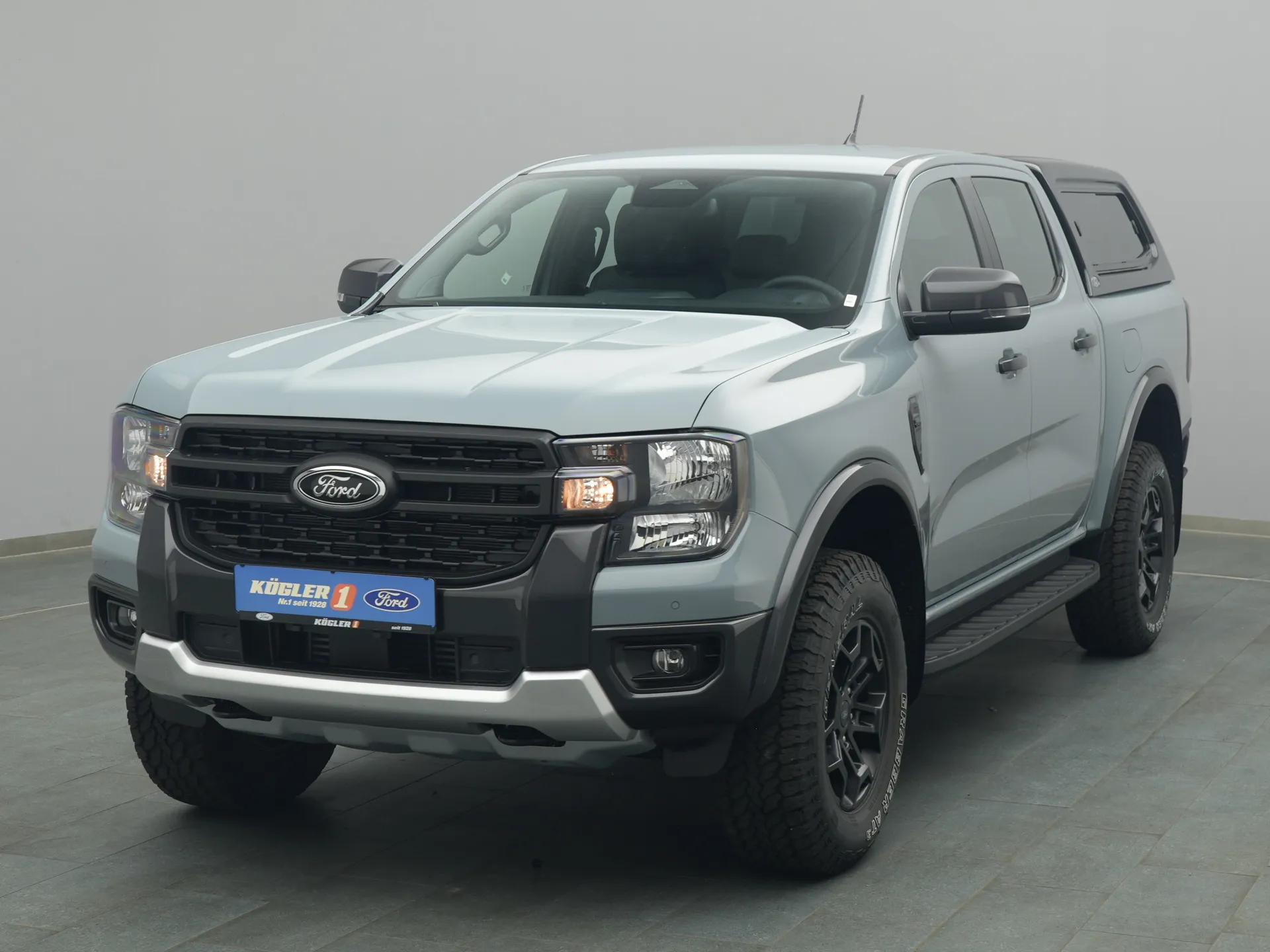 Ford Ranger DoKa Tremor in grau