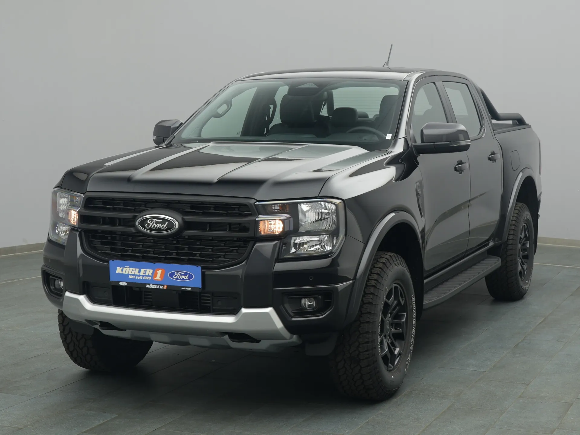 Ford Ranger DoKa Tremor in schwarz