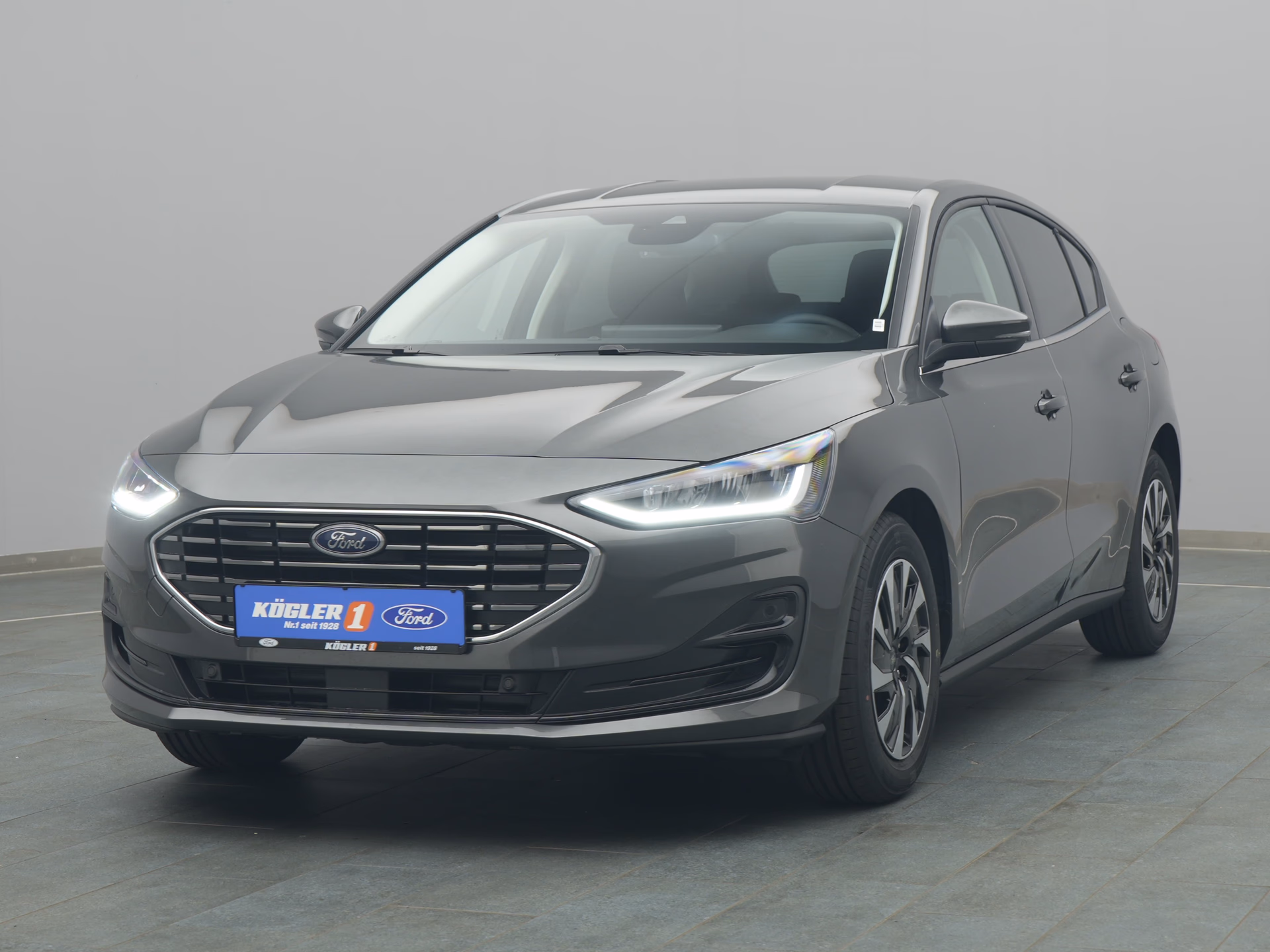 Ford Focus Titanium in grau