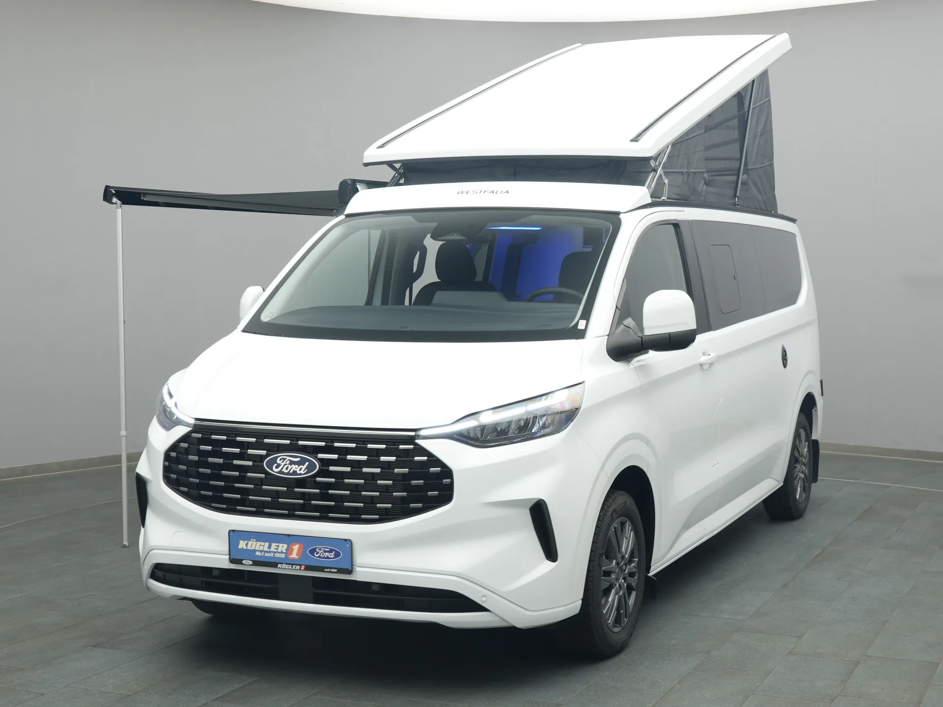 Ford Nugget in weiss