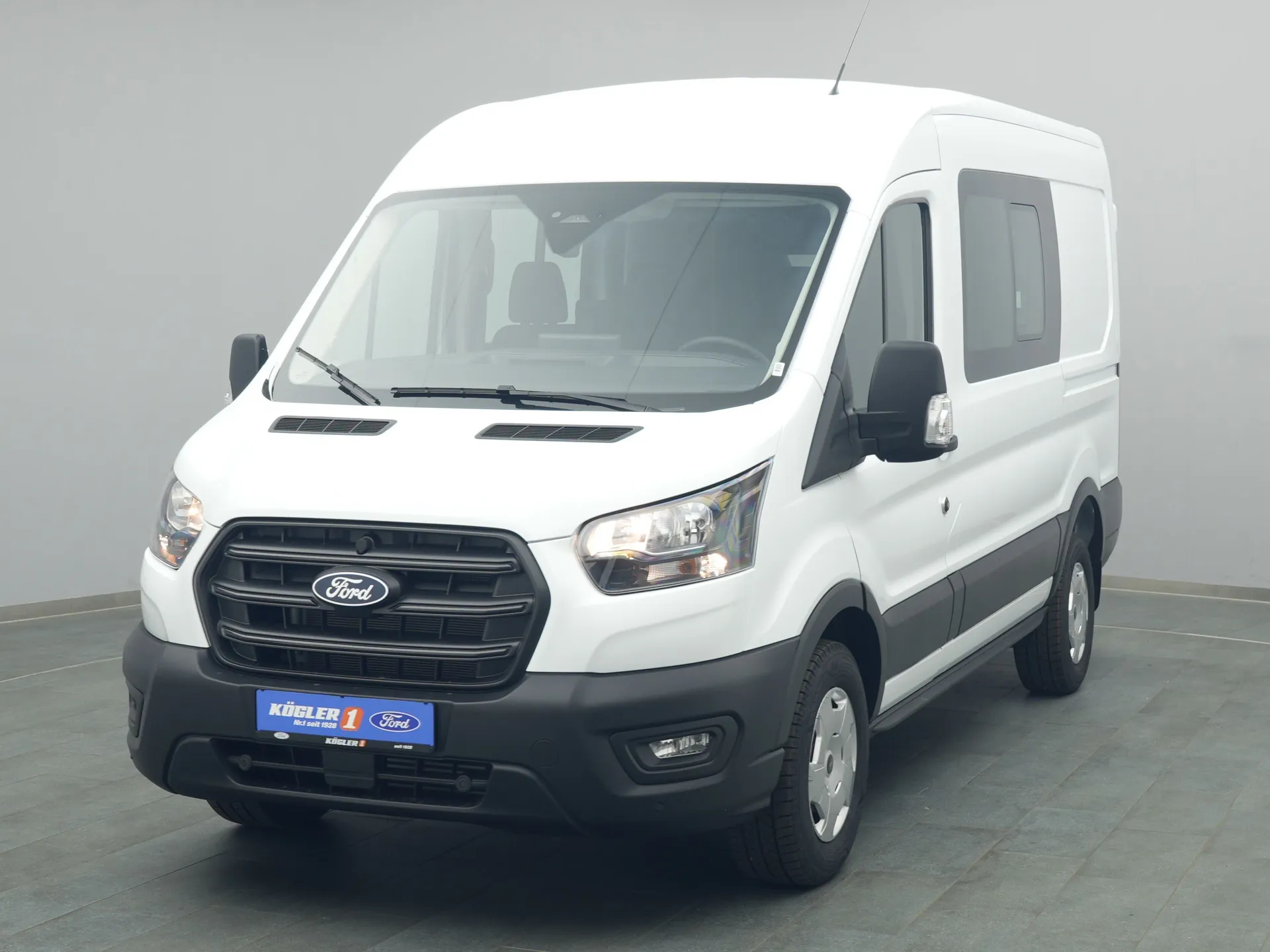 Ford Transit Kasten Doka in weiss