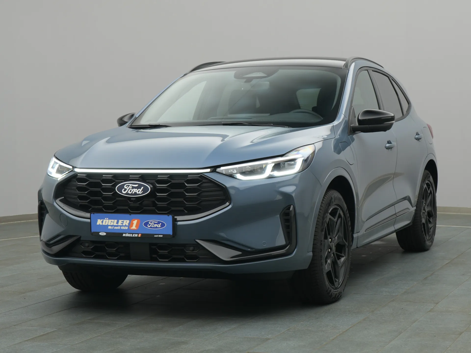 Ford Kuga in blau