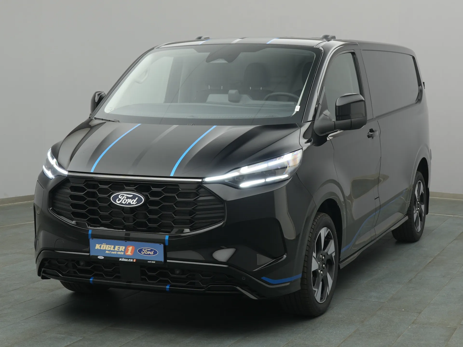 Ford Transit Custom Kasten in schwarz