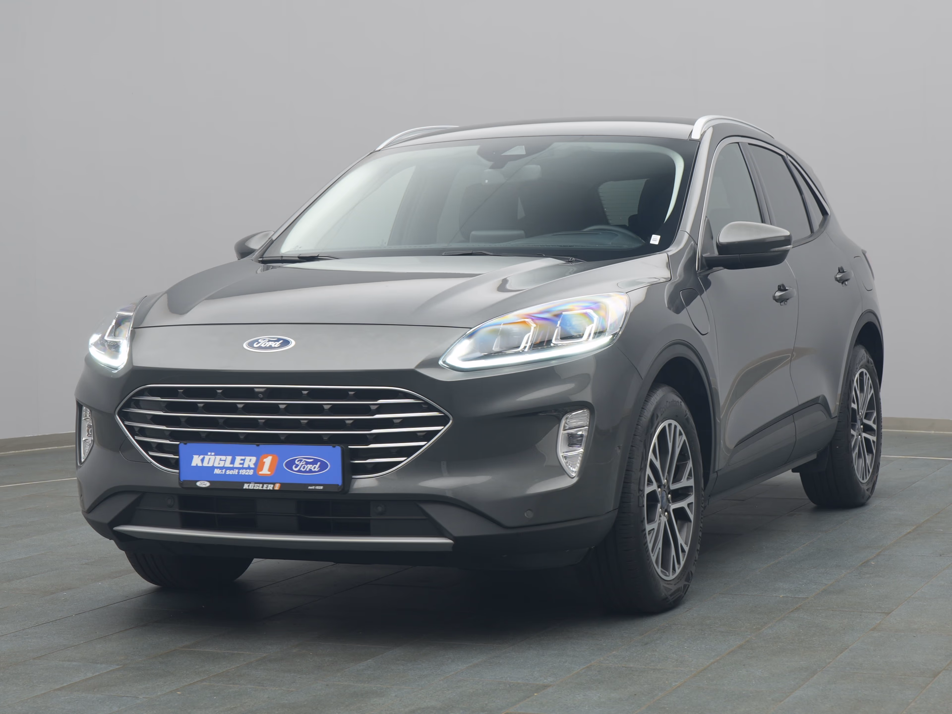 Ford Kuga Titanium X in grau