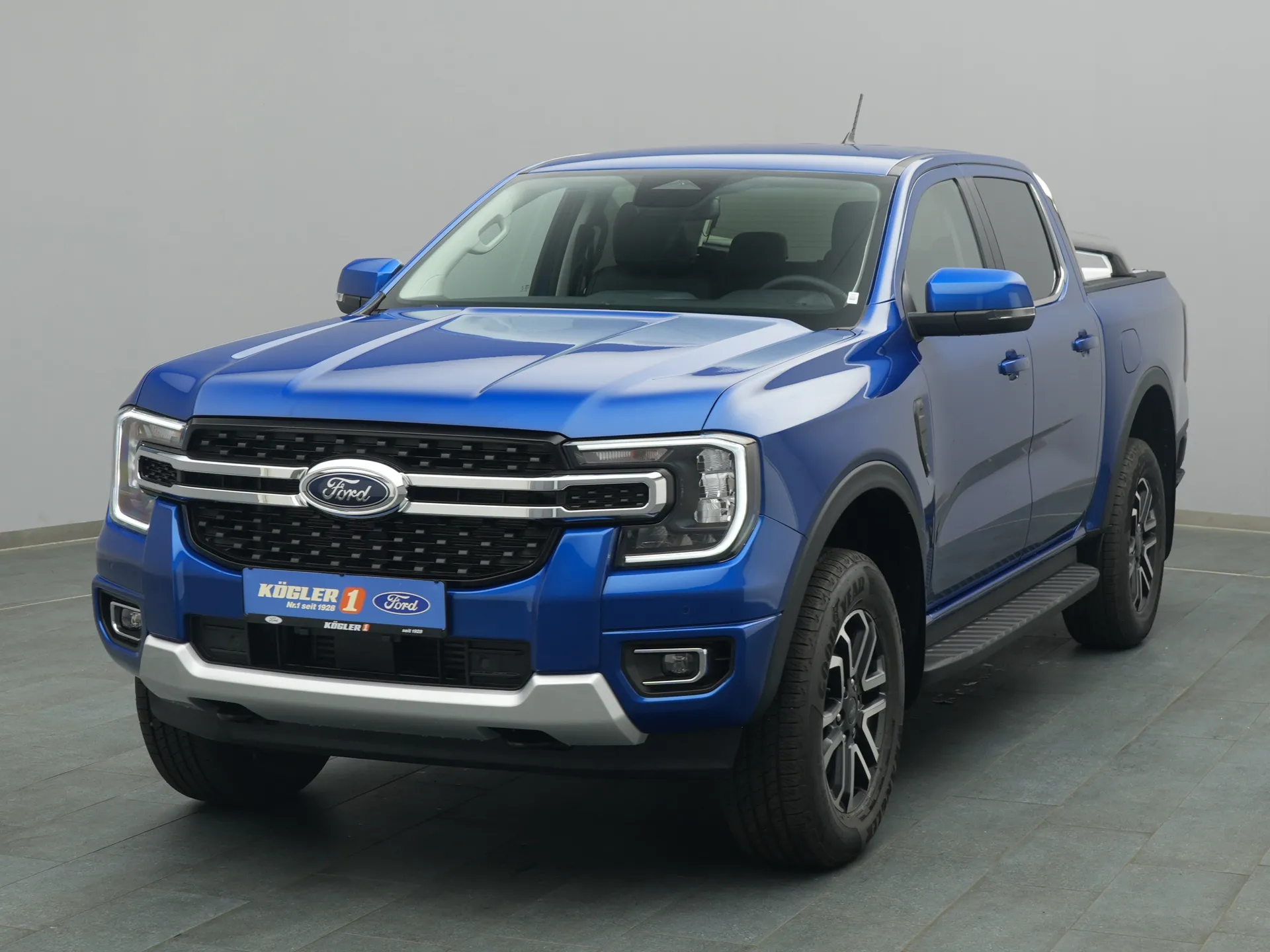 Ford Ranger DoKa Limited in blau