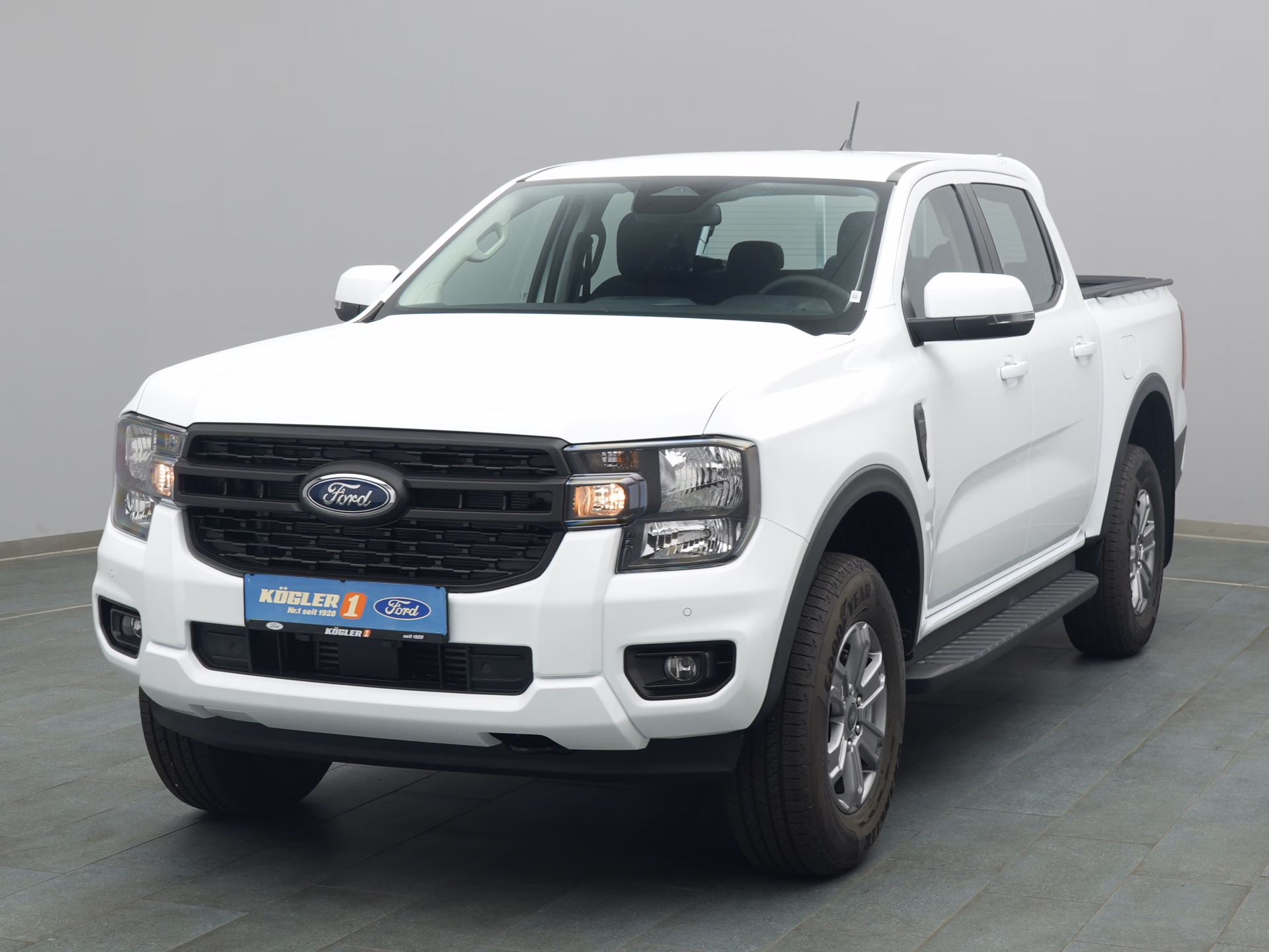 Ford Ranger DoKa XLT in weiss