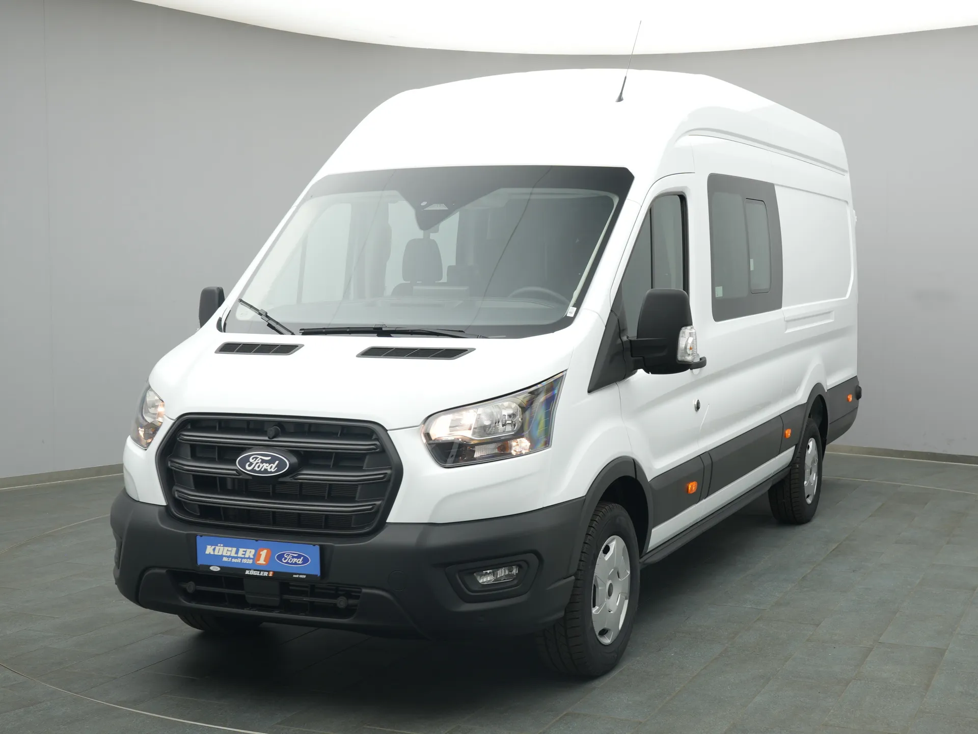 Ford Transit Kasten Doka in weiss