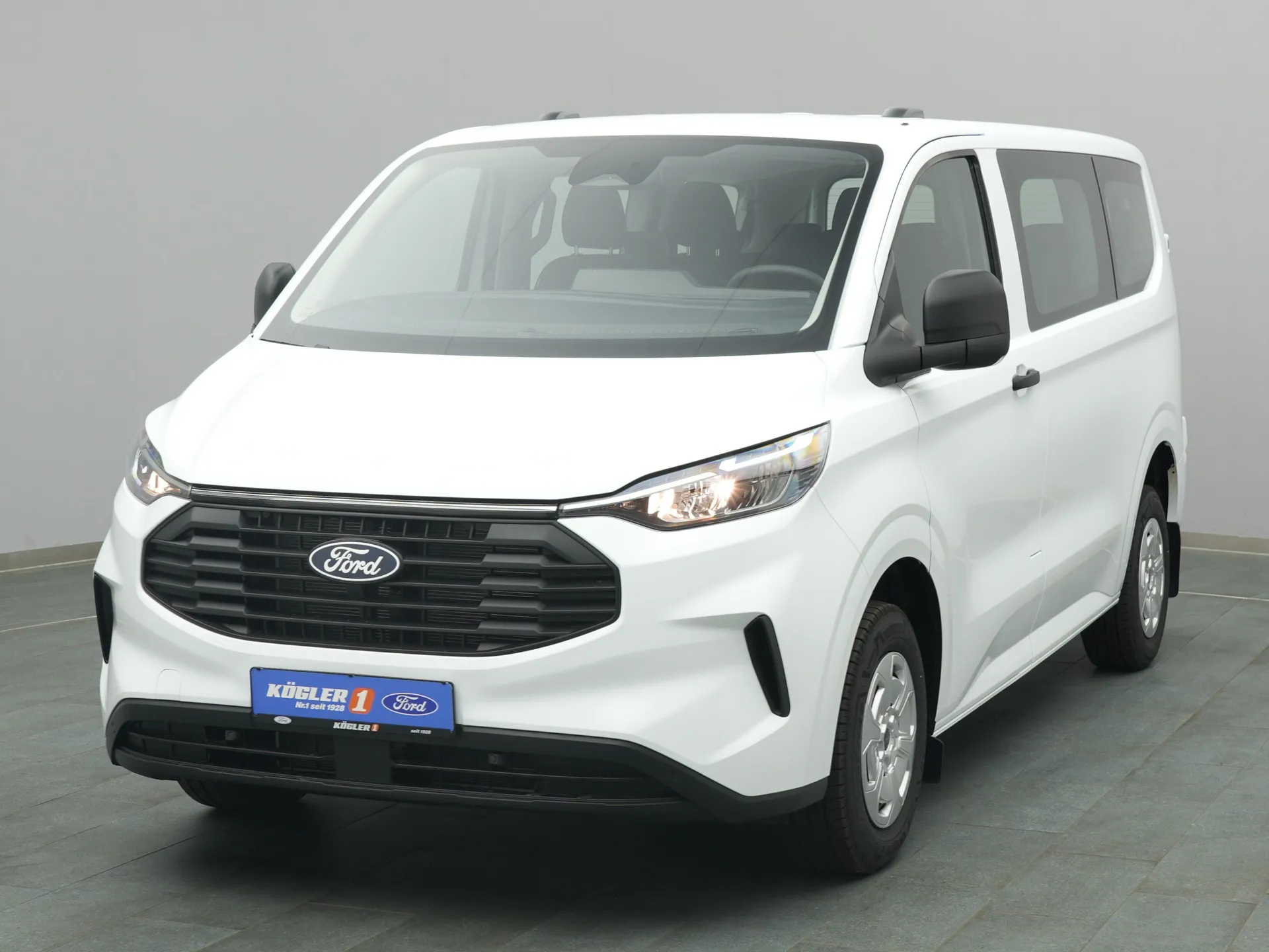 Ford Transit Custom Kombi in weiss