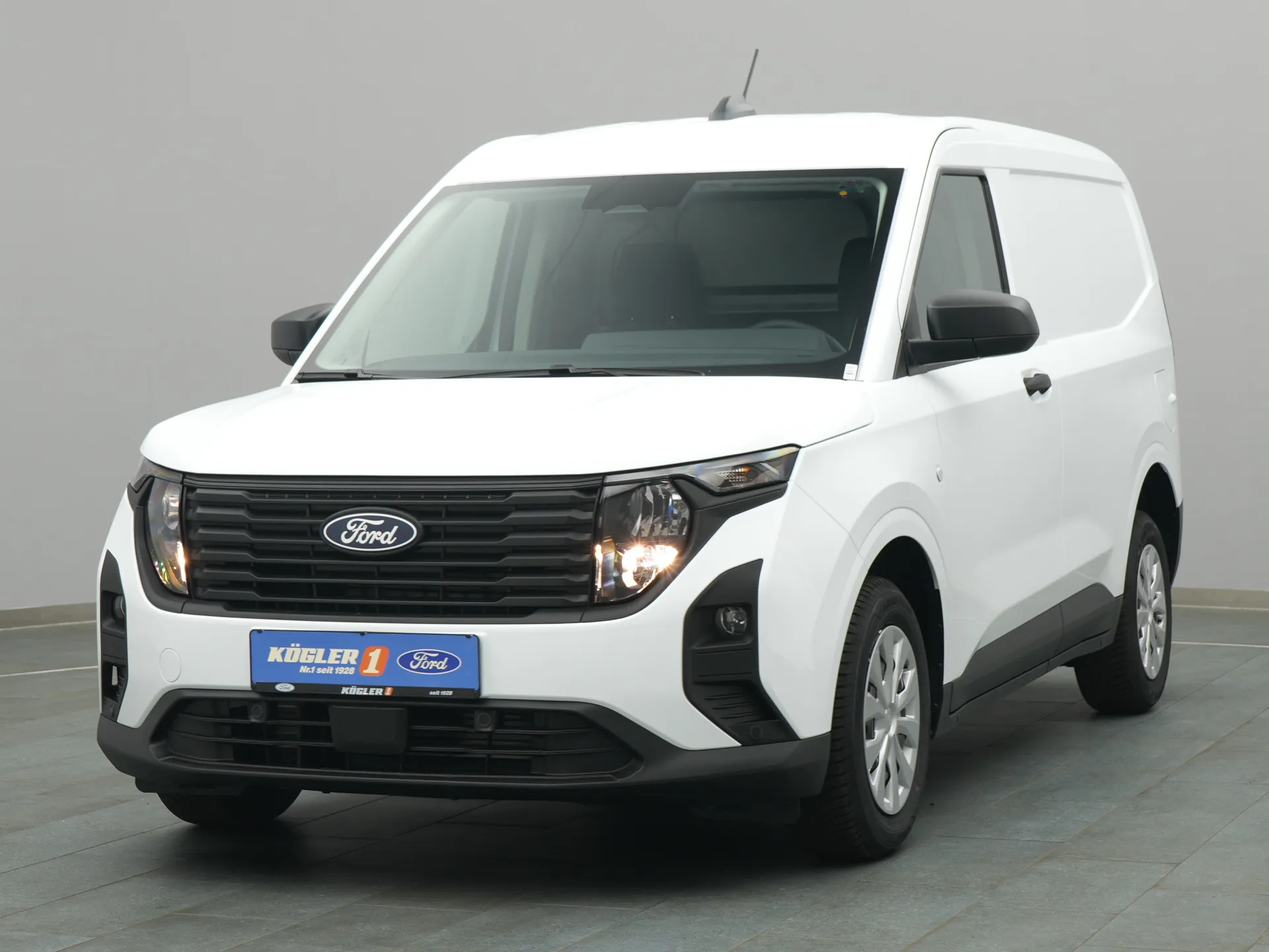 Ford Transit Courier Kasten in weiss