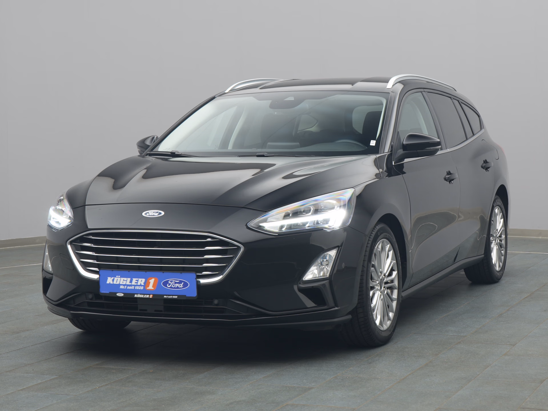 Ford Focus Titanium in schwarz