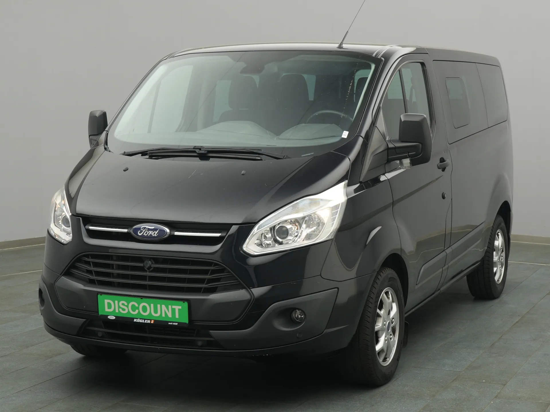 Ford Transit Custom Kasten in schwarz