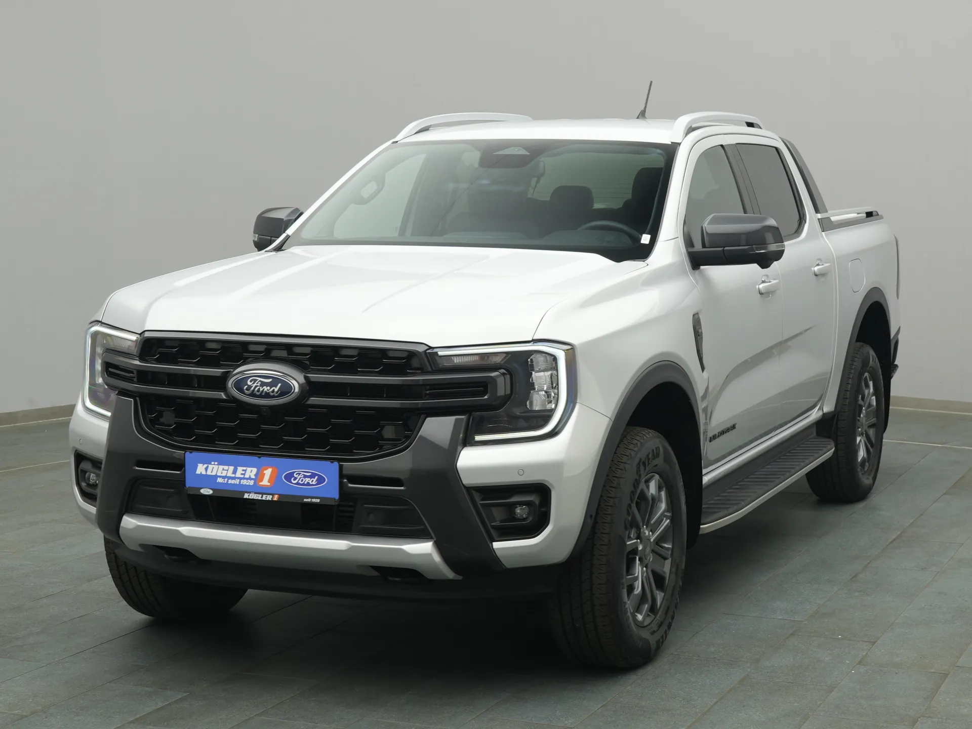 Ford Ranger DoKa Wildtrak in silber