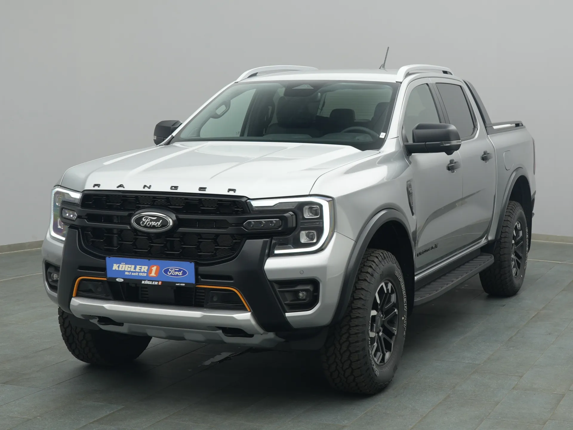 Ford Ranger DoKa Wildtrak X in silber