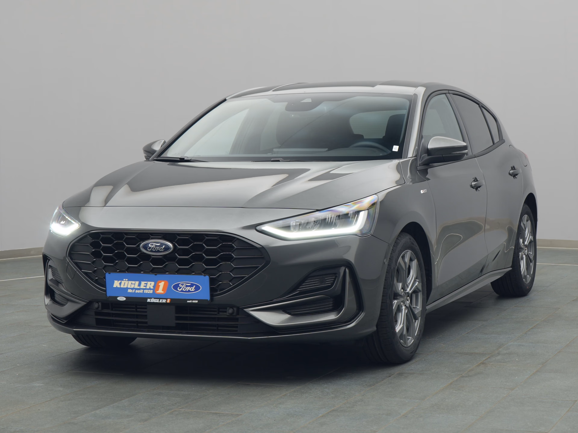 Ford Focus ST-Line in grau