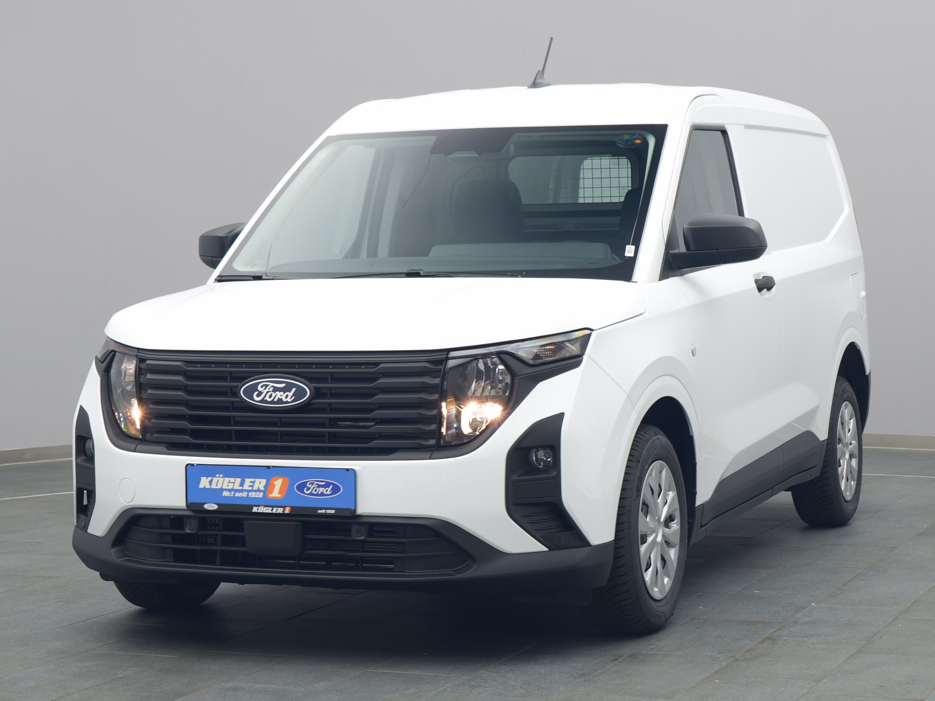 Ford Transit Courier Kasten in weiss