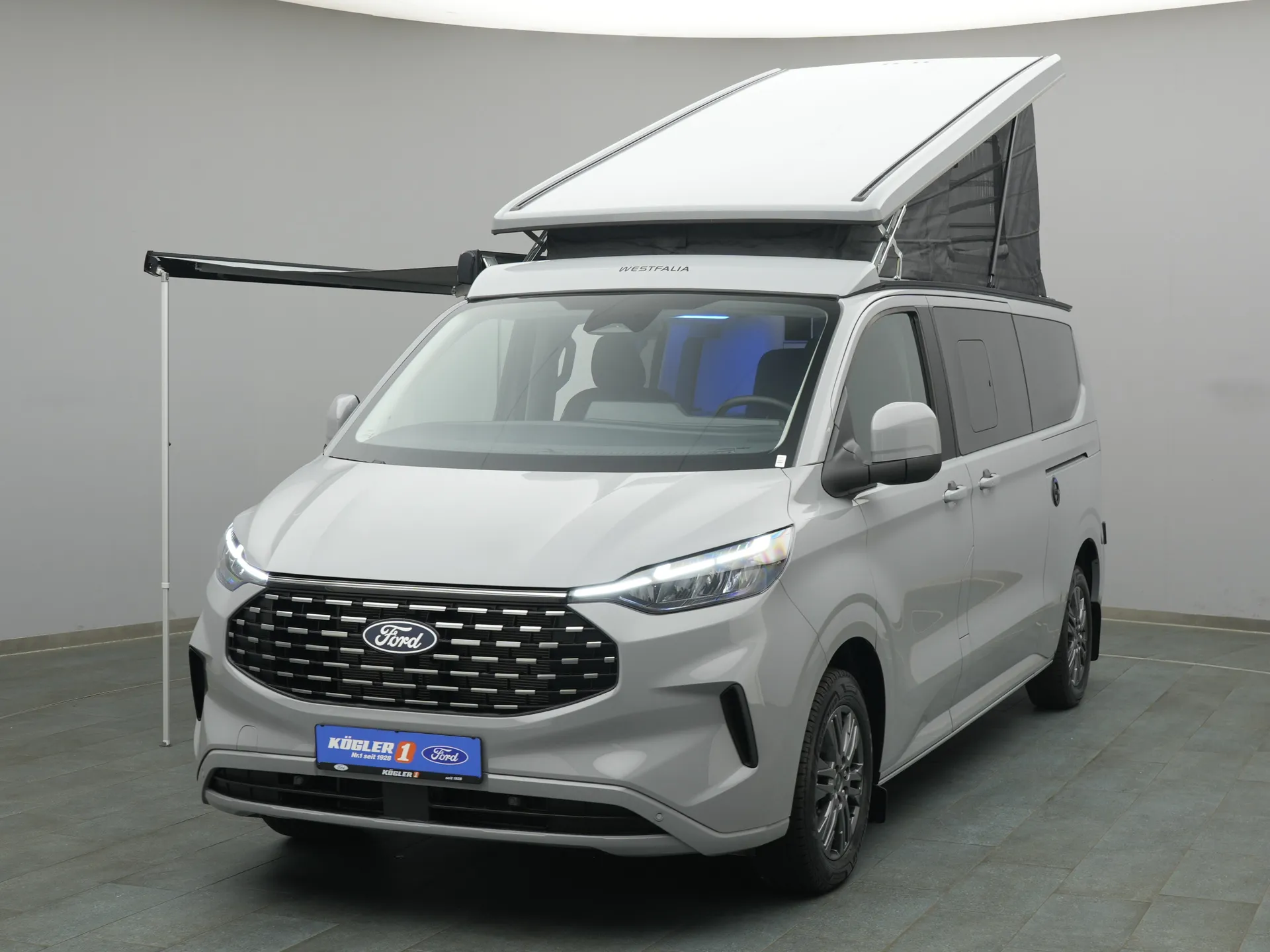 Ford Nugget in grau