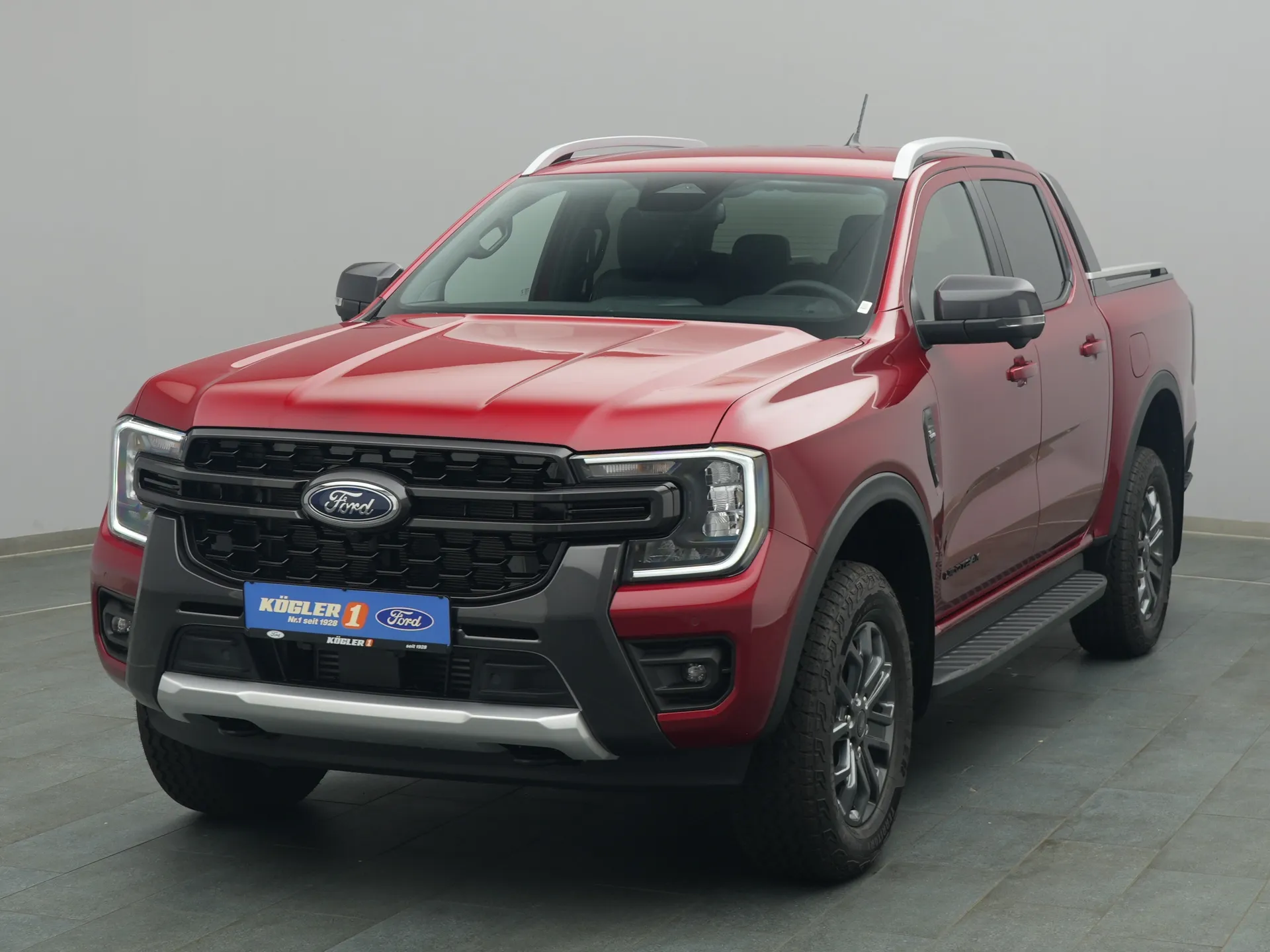 Ford Ranger DoKa Wildtrak in rot