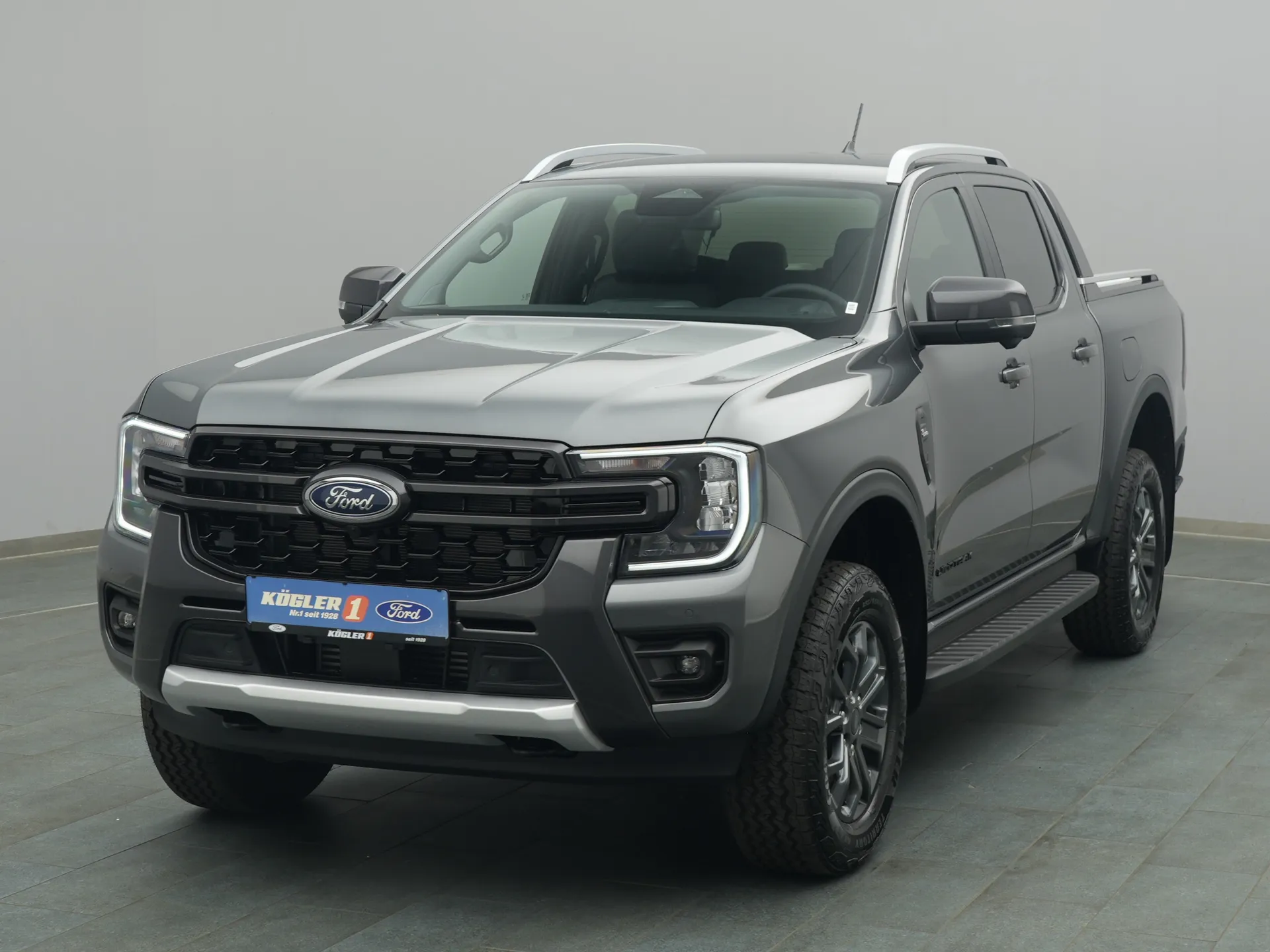Ford Ranger DoKa Wildtrak in grau