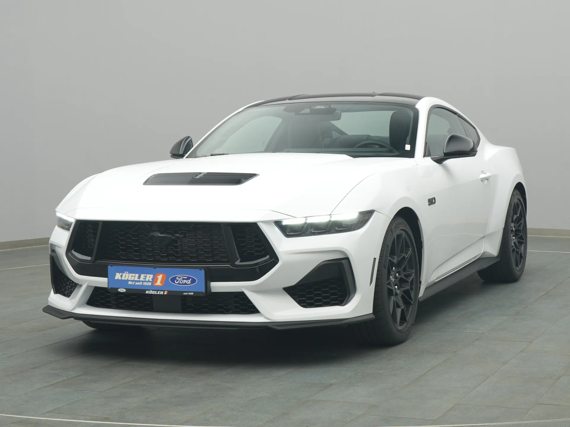 Ford Mustang GT in weiss