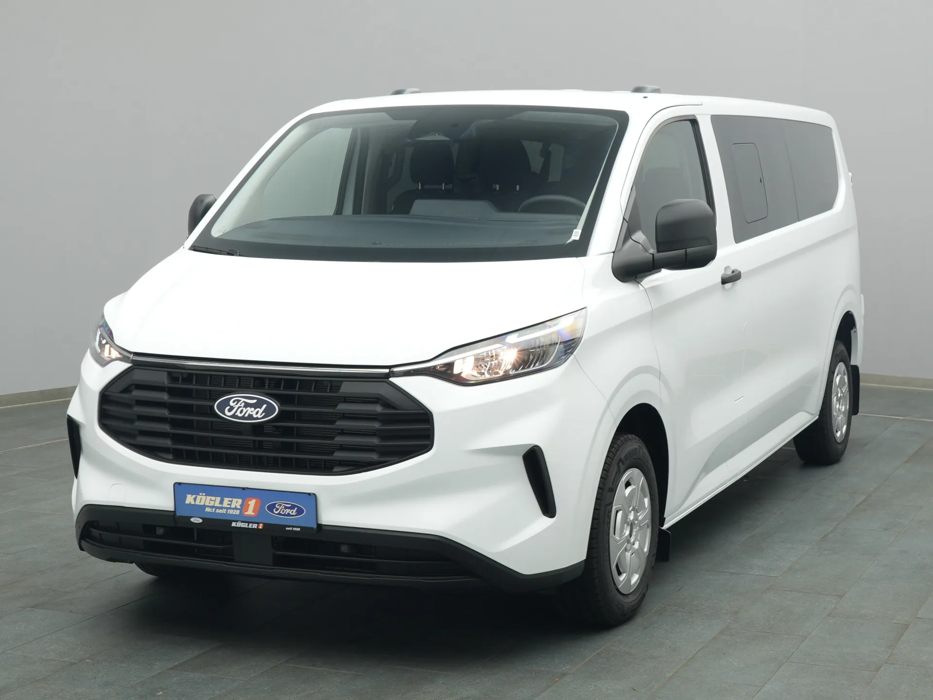 Ford Transit Custom Kombi in weiss