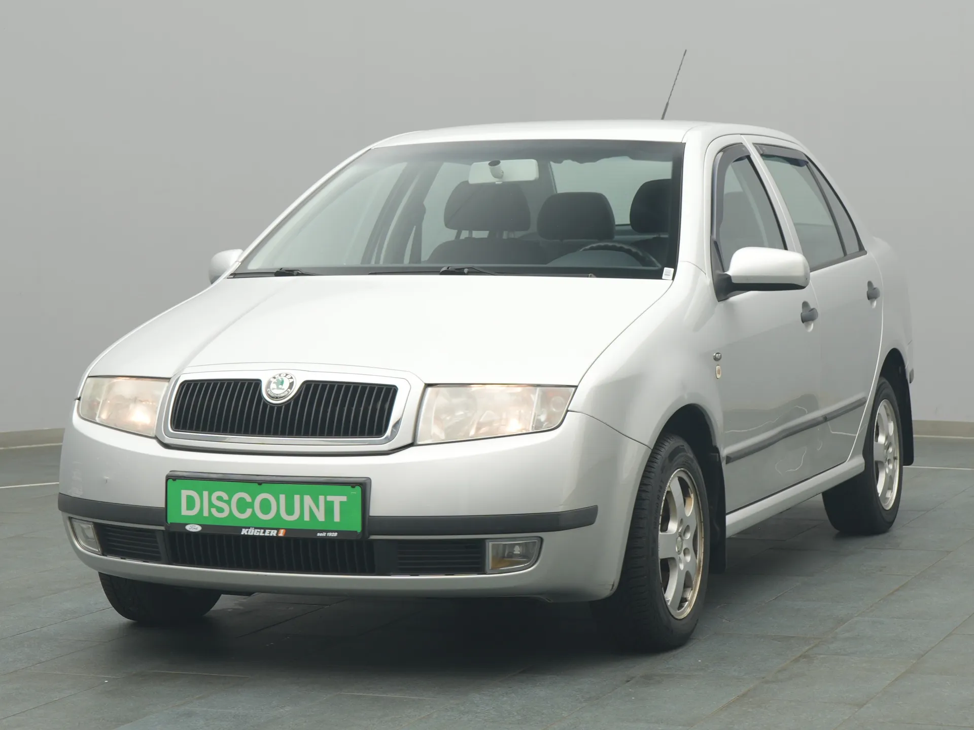 Skoda FABIA in silber