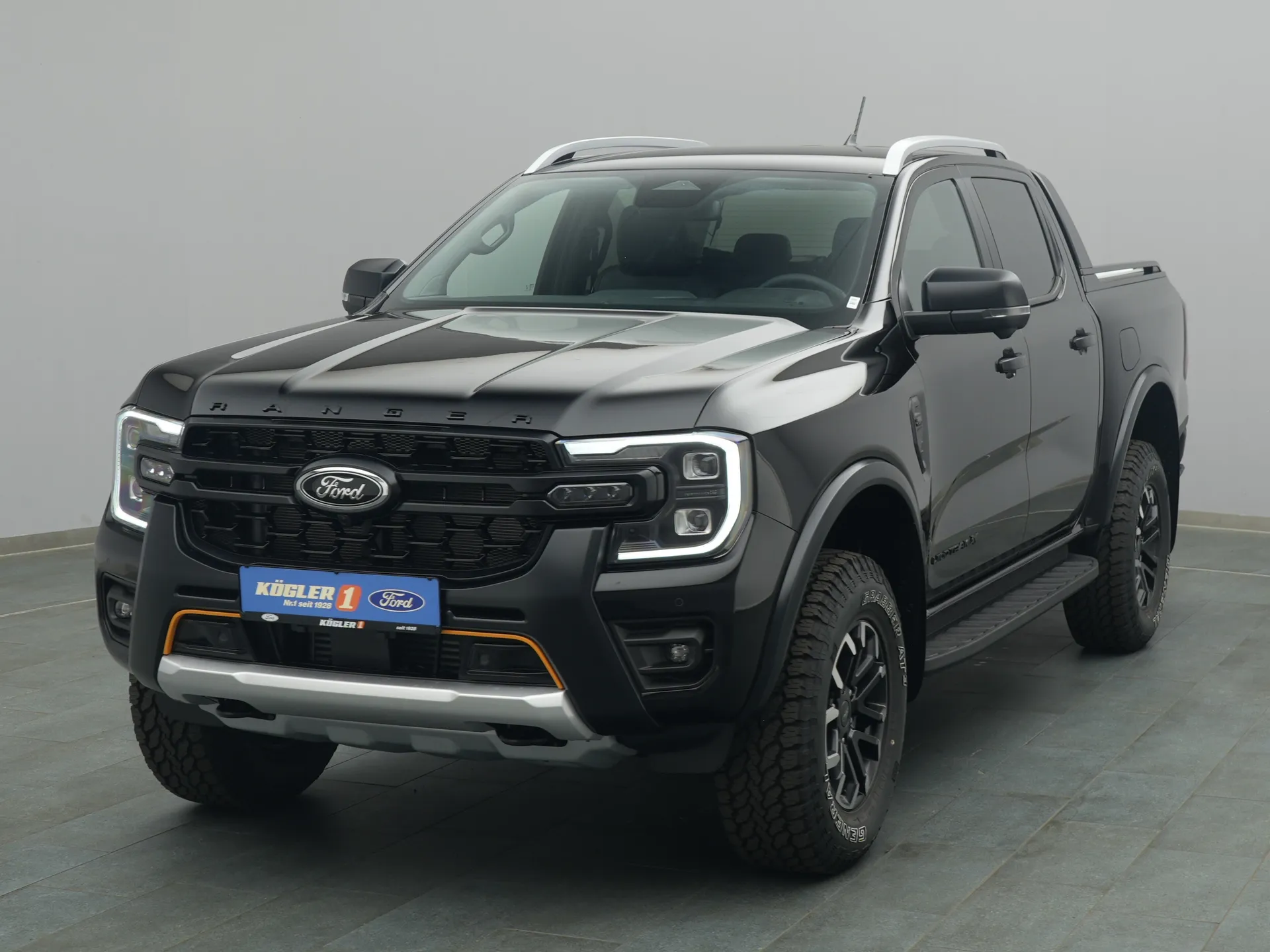Ford Ranger DoKa Wildtrak X in schwarz