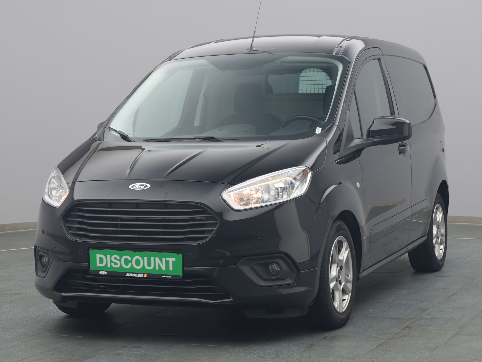 Ford Transit Courier Kasten in schwarz