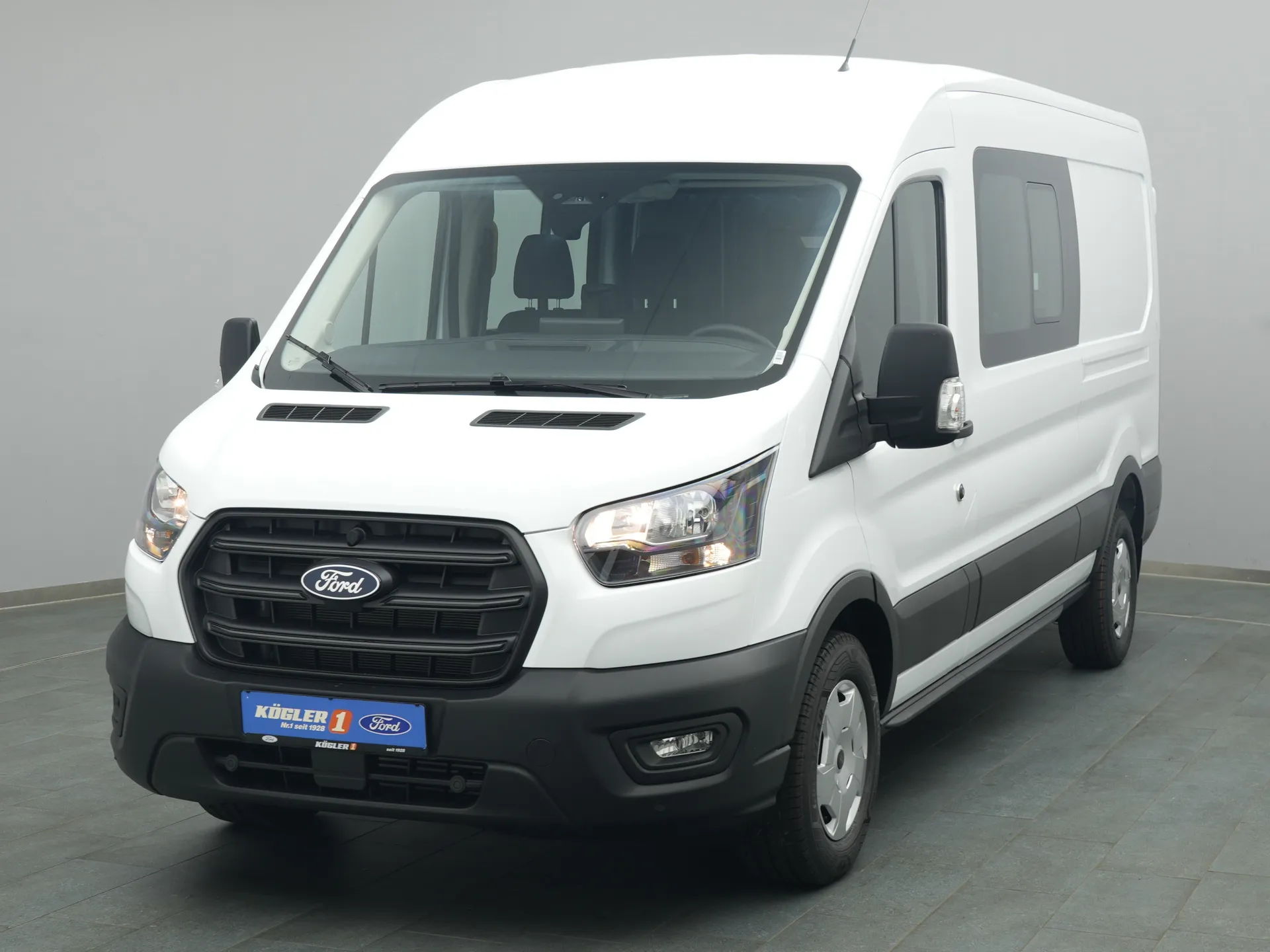 Ford Transit Kasten Doka in weiss