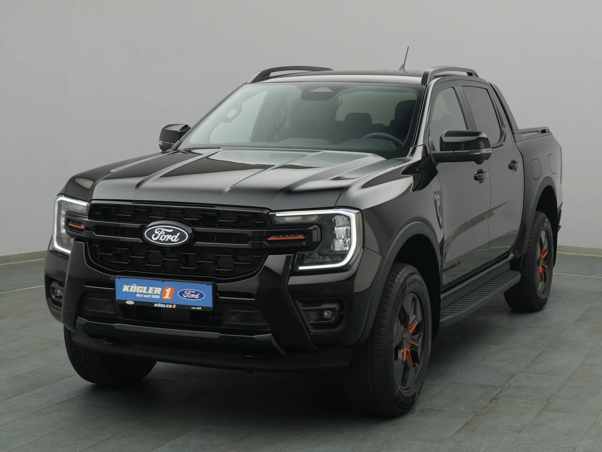 Ford Ranger DoKa Wildtrak in schwarz