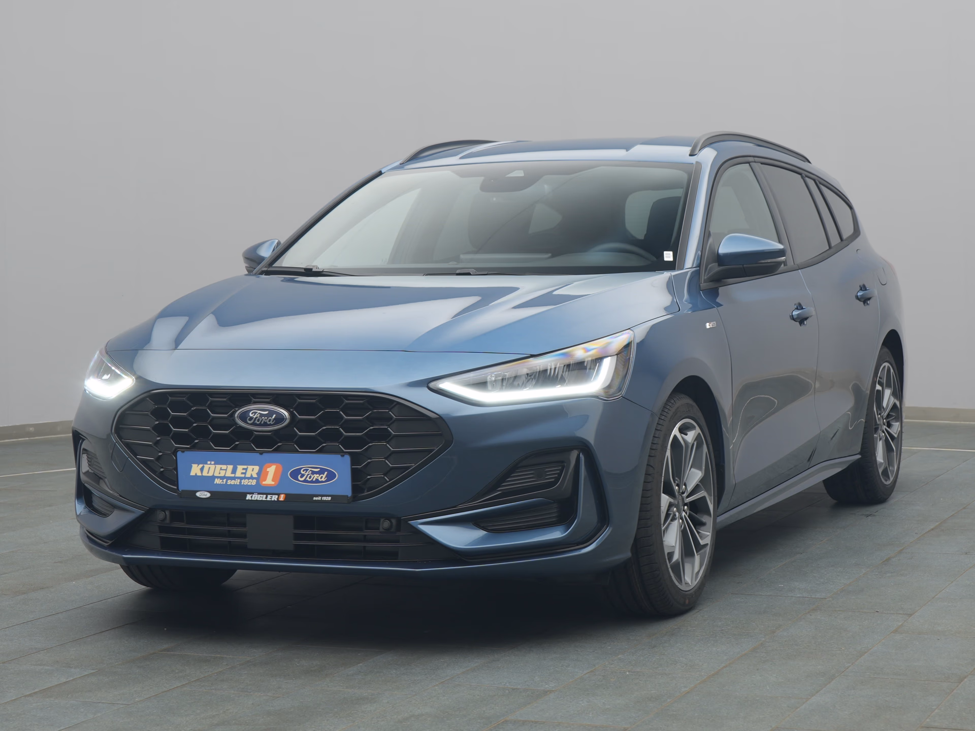 Ford Focus ST-Line X in blau