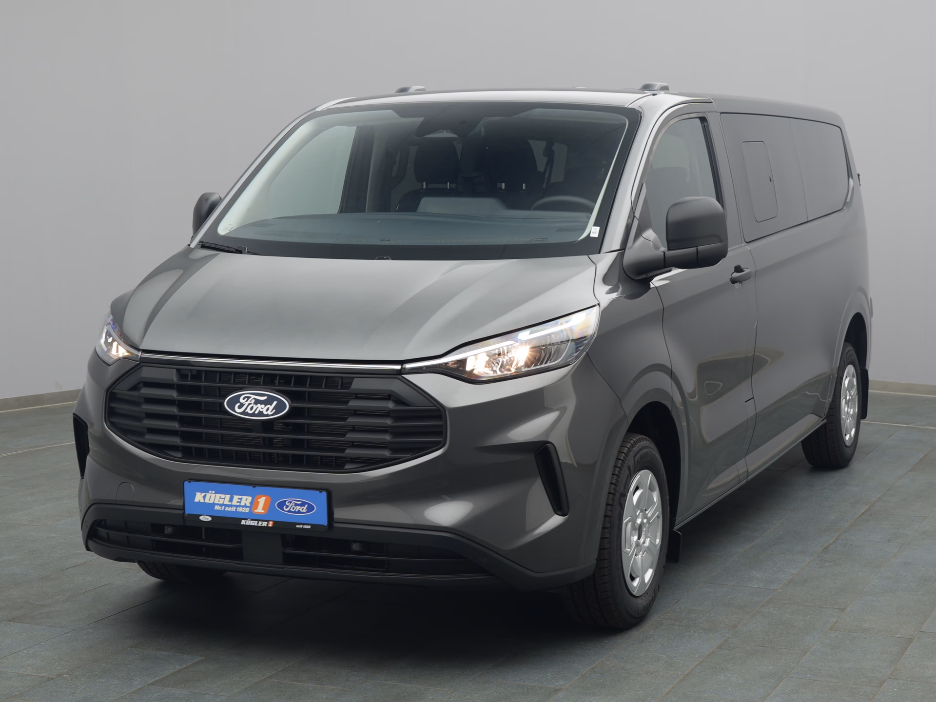 Ford Transit Custom Kombi in grau
