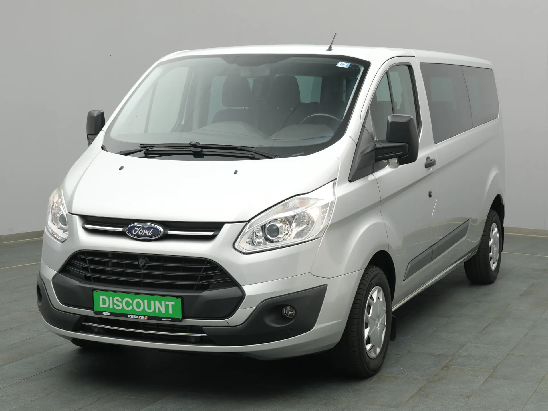 Ford Transit Custom Kombi in silber