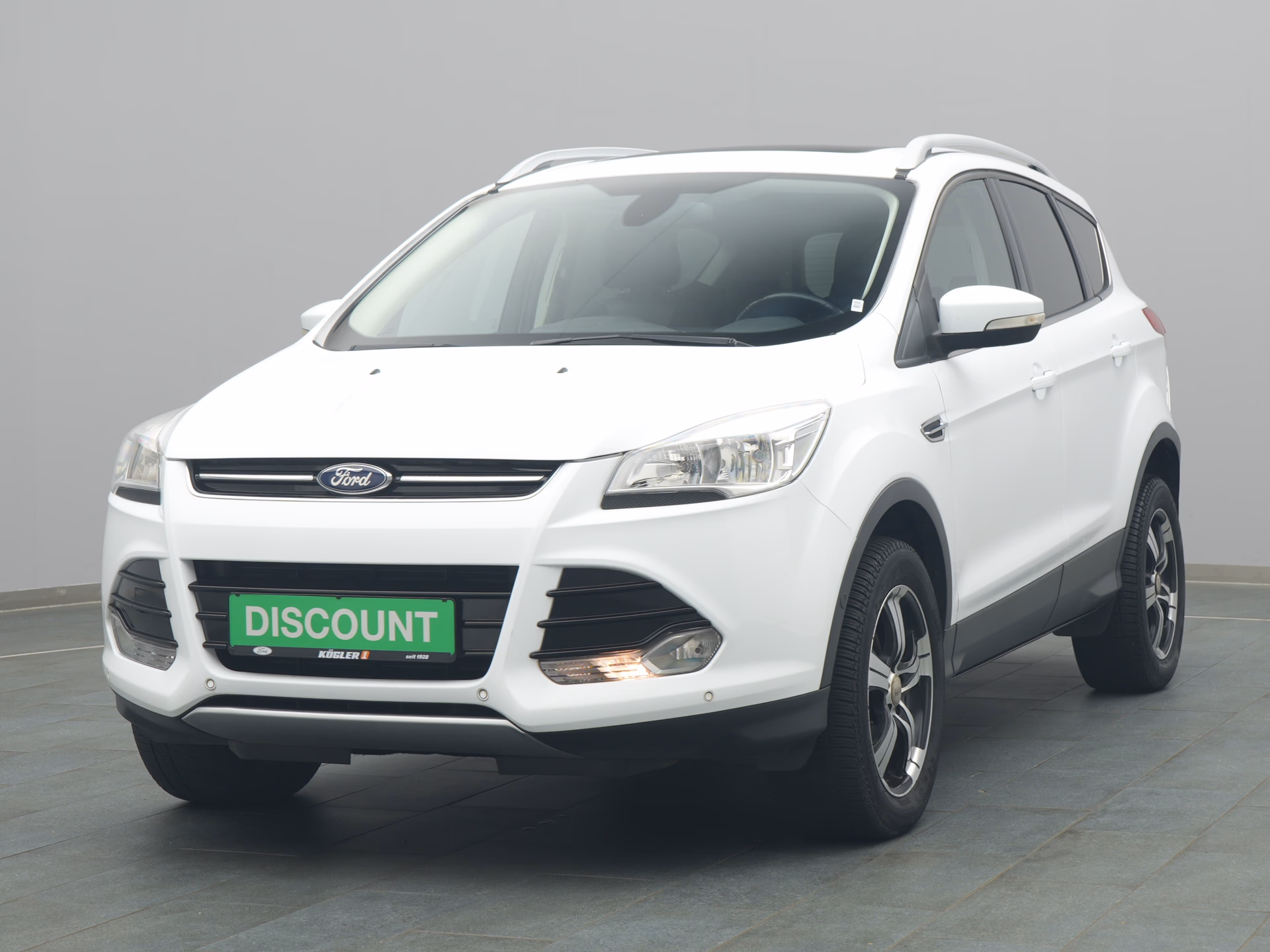 Ford Kuga Titanium in weiss