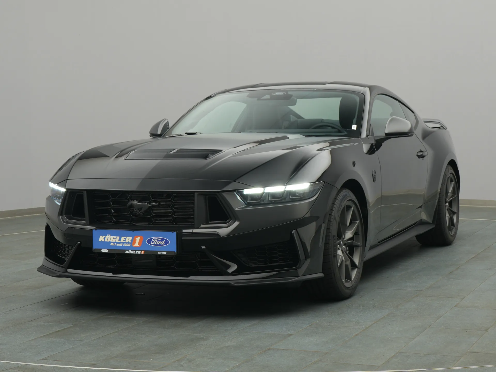 Ford Mustang Dark Horse in schwarz