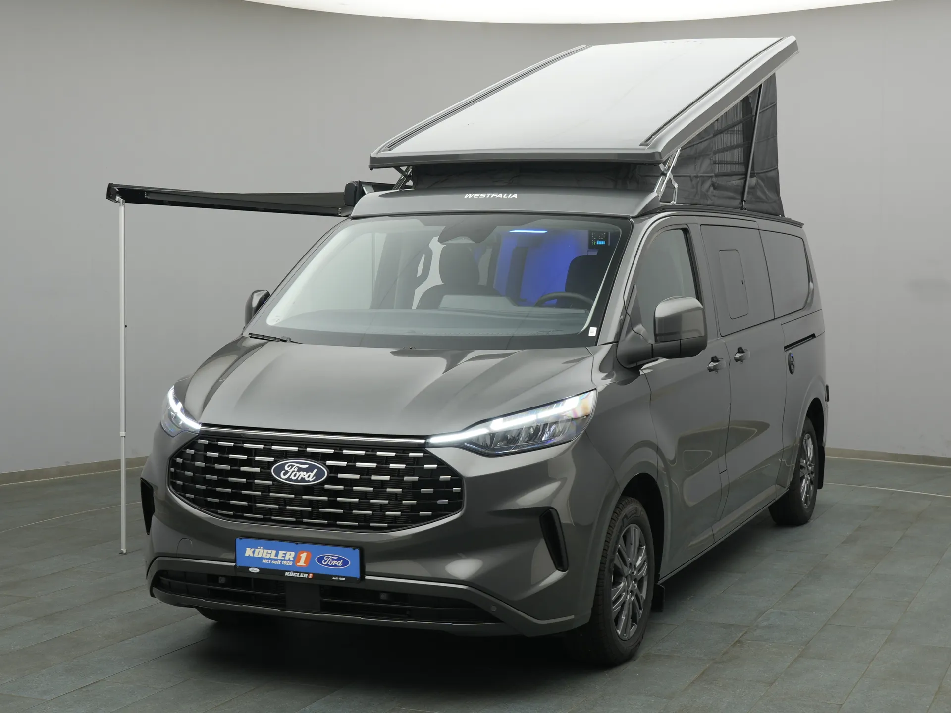 Ford Nugget in grau