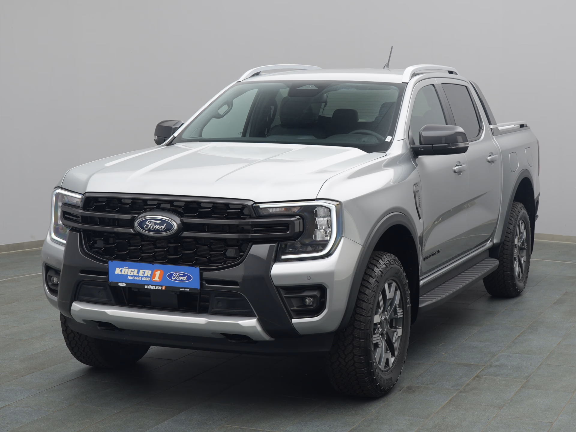 Ford Ranger DoKa Wildtrak in silber