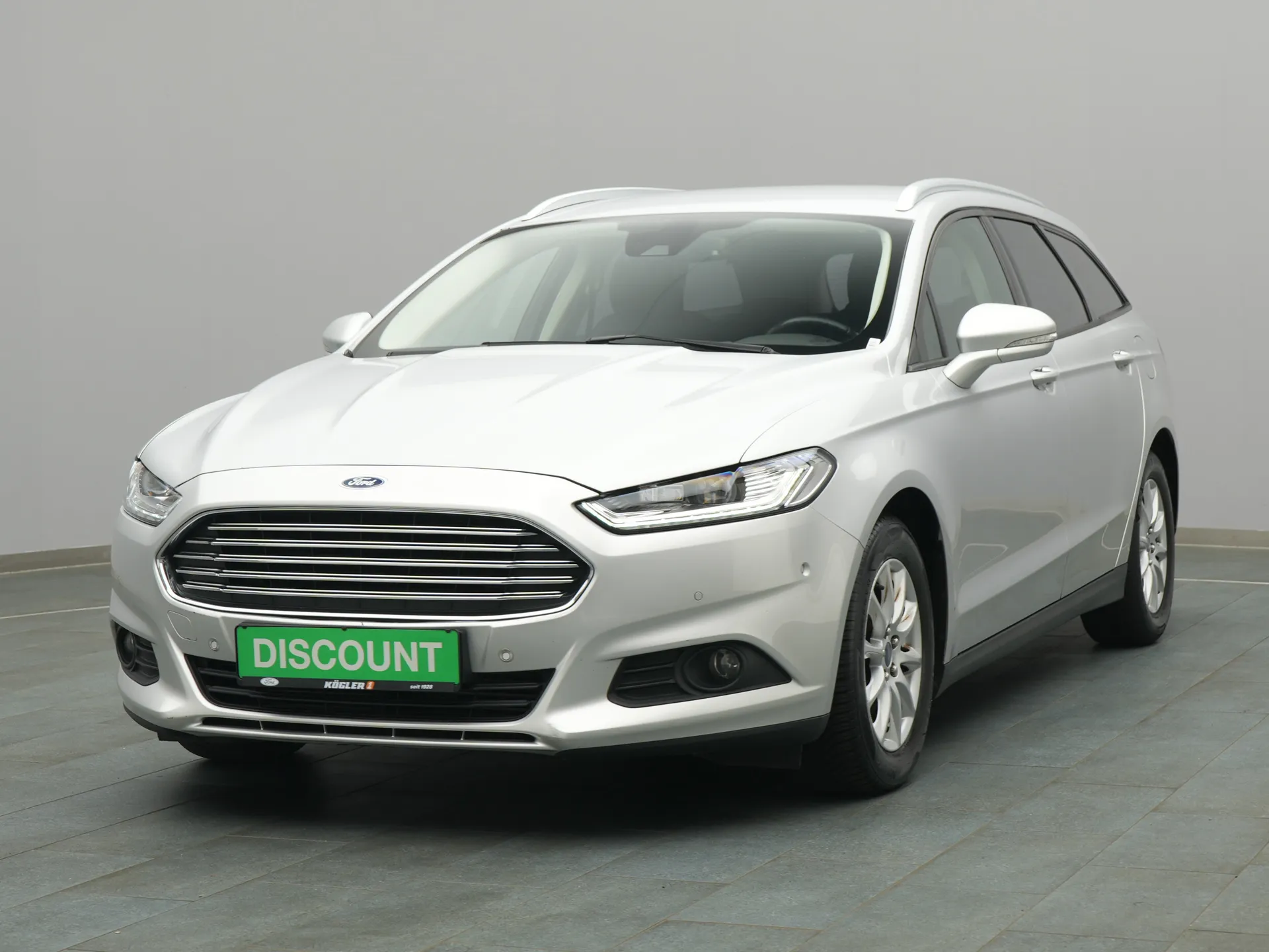 Ford Mondeo Business in silber