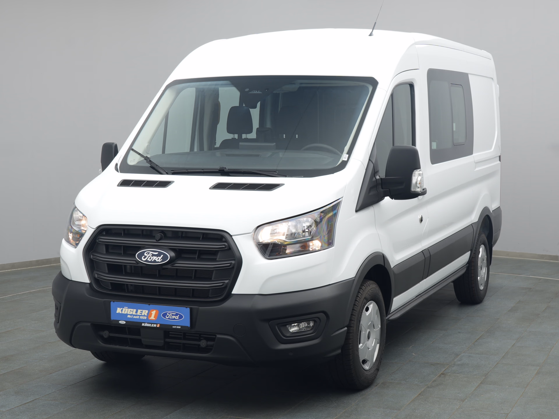 Ford Transit Kasten Doka in weiss