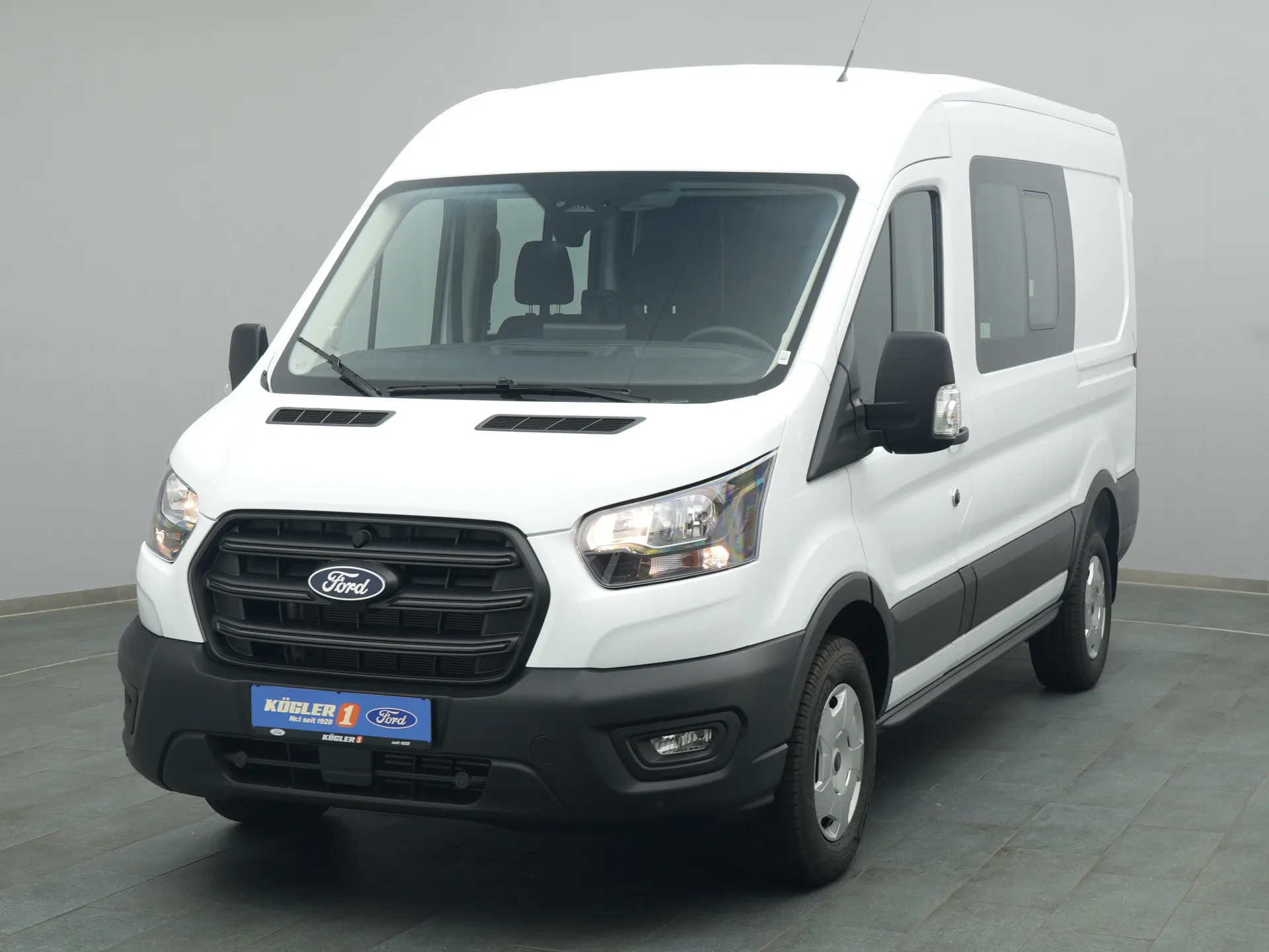 Ford Transit Kasten Doka in weiss