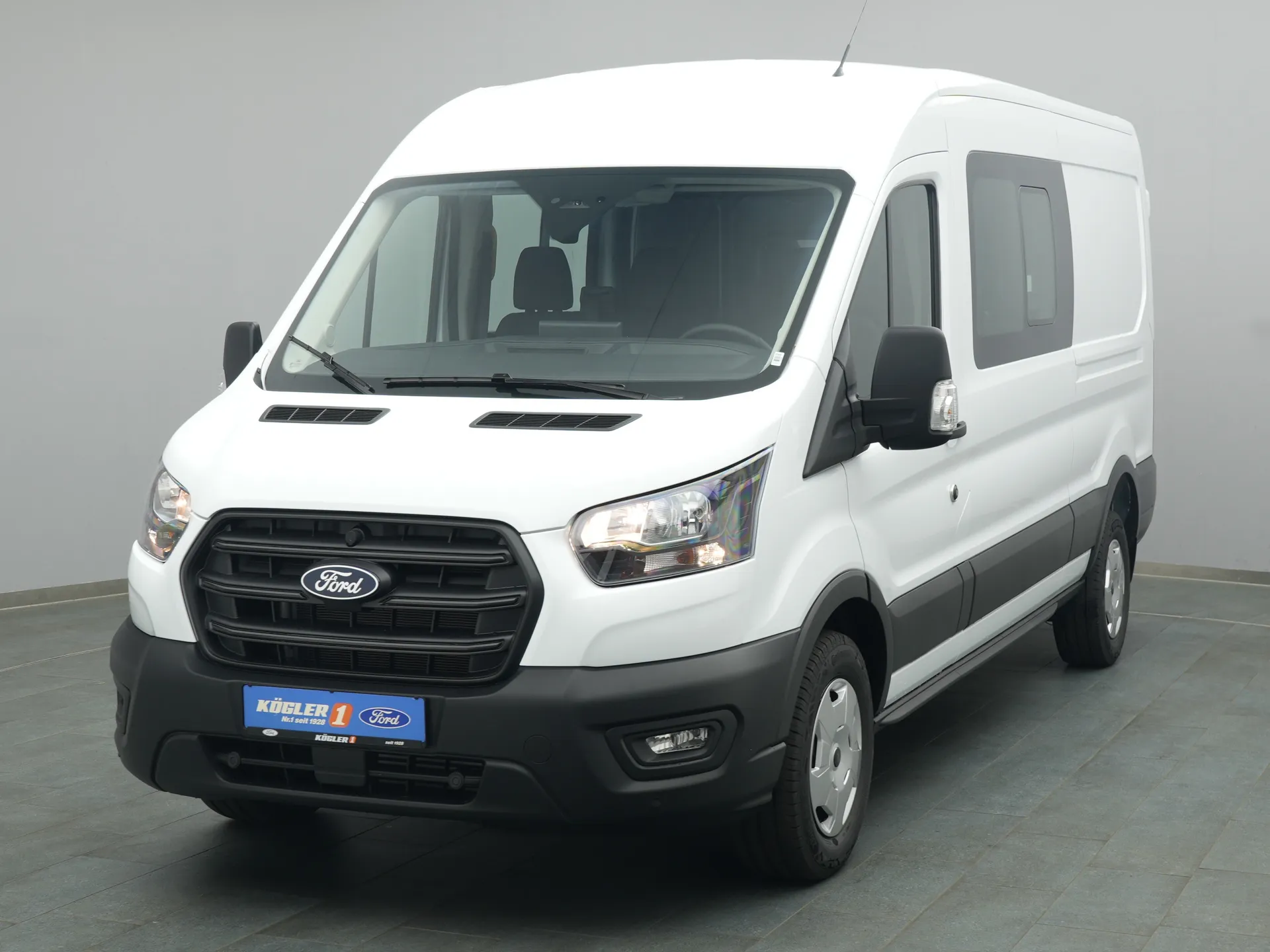 Ford Transit Kasten Doka in weiss