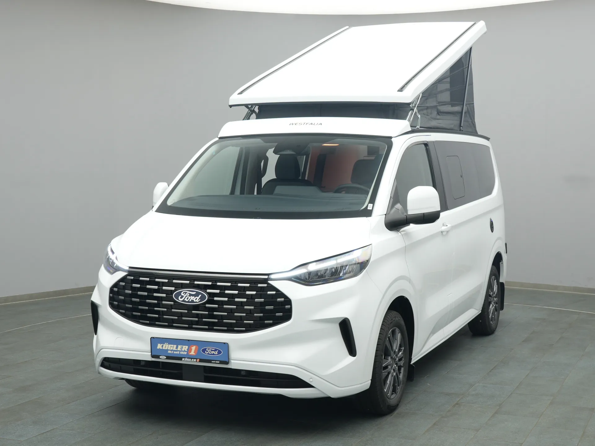 Ford Nugget in weiss